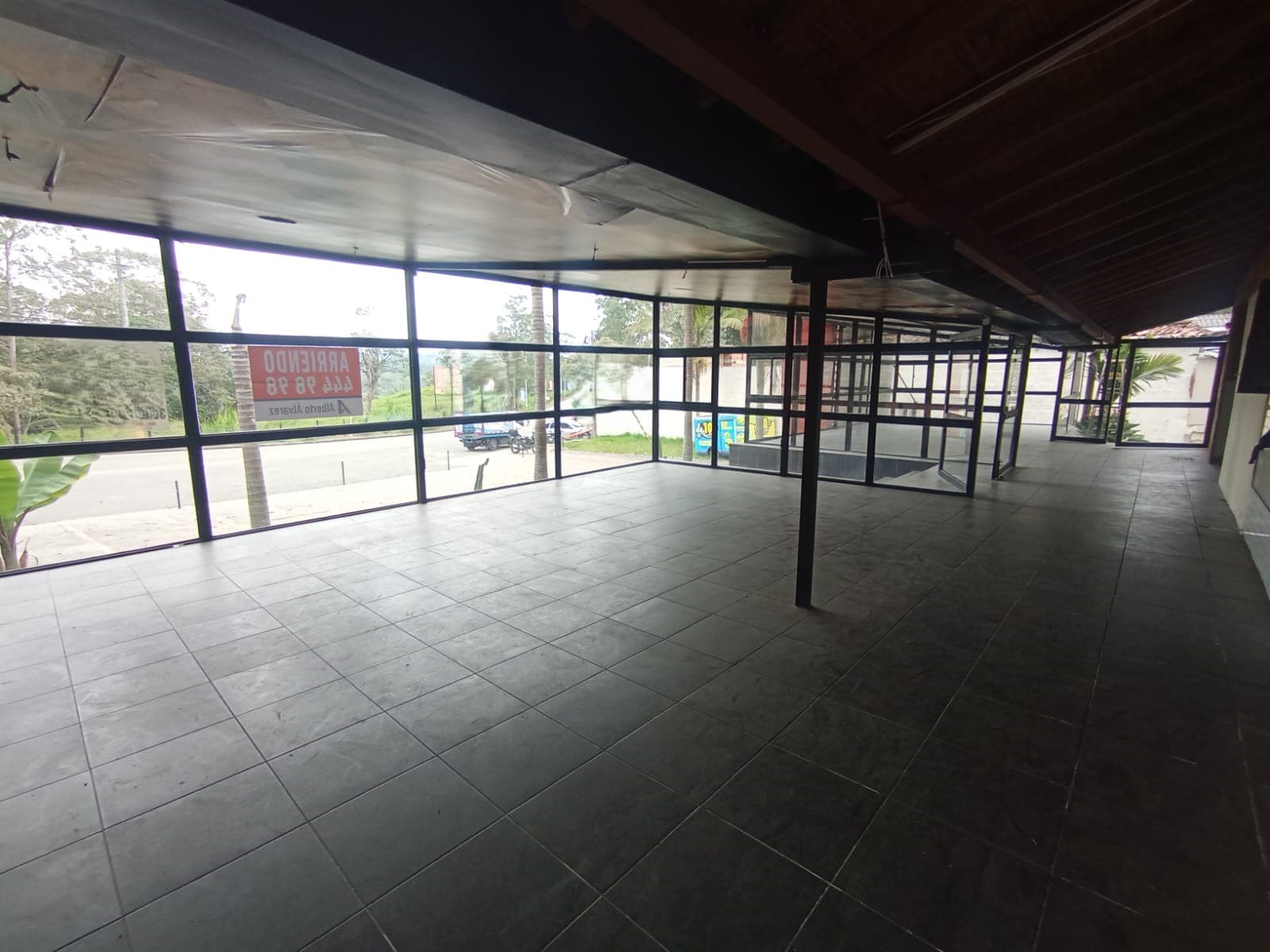 Local en arriendo en Llano Grande, Rionegro — foto 2 de 17