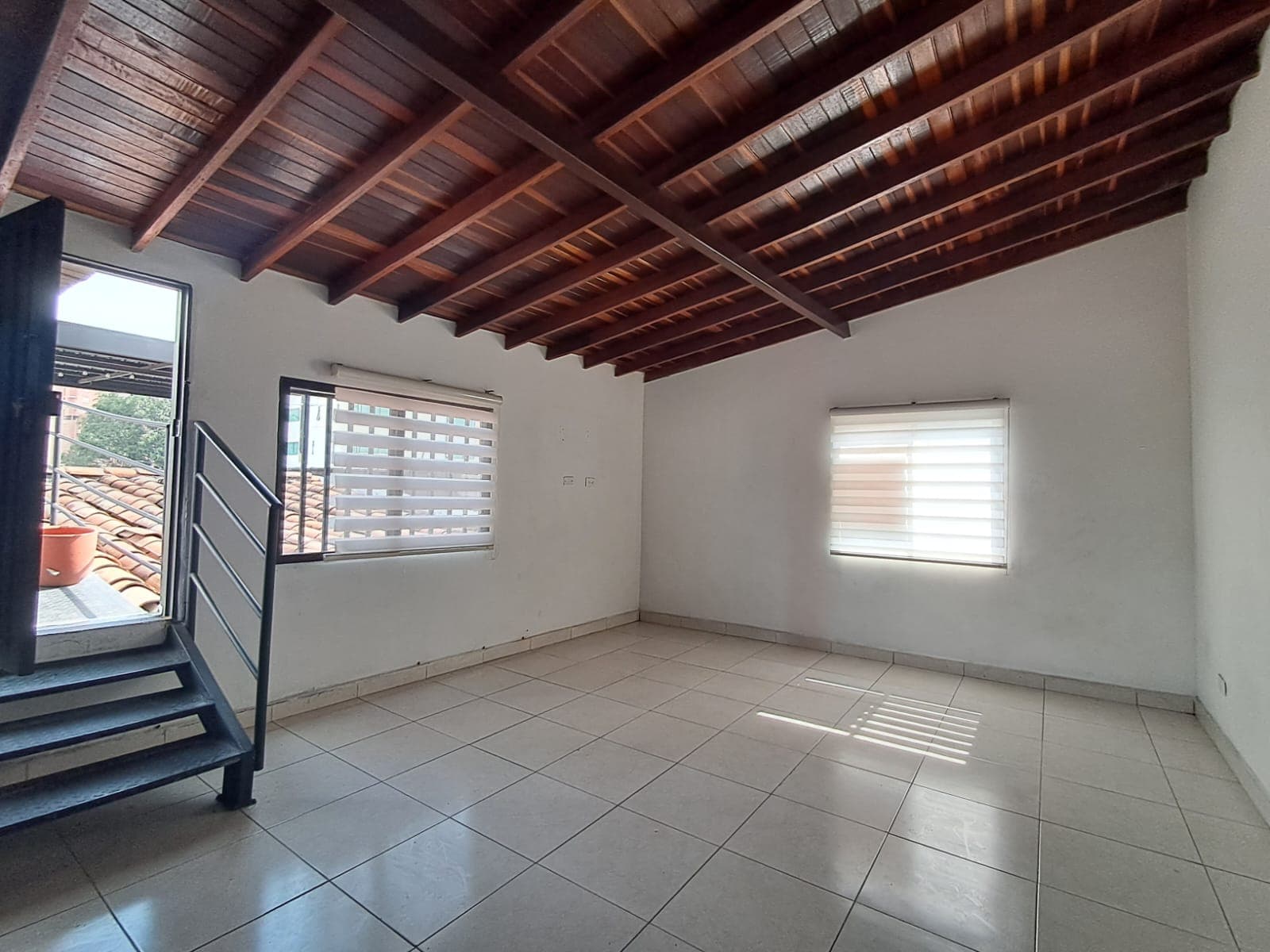 Apartamento en arriendo en Conquistadores, Laureles, Medellín — foto 1 de 16