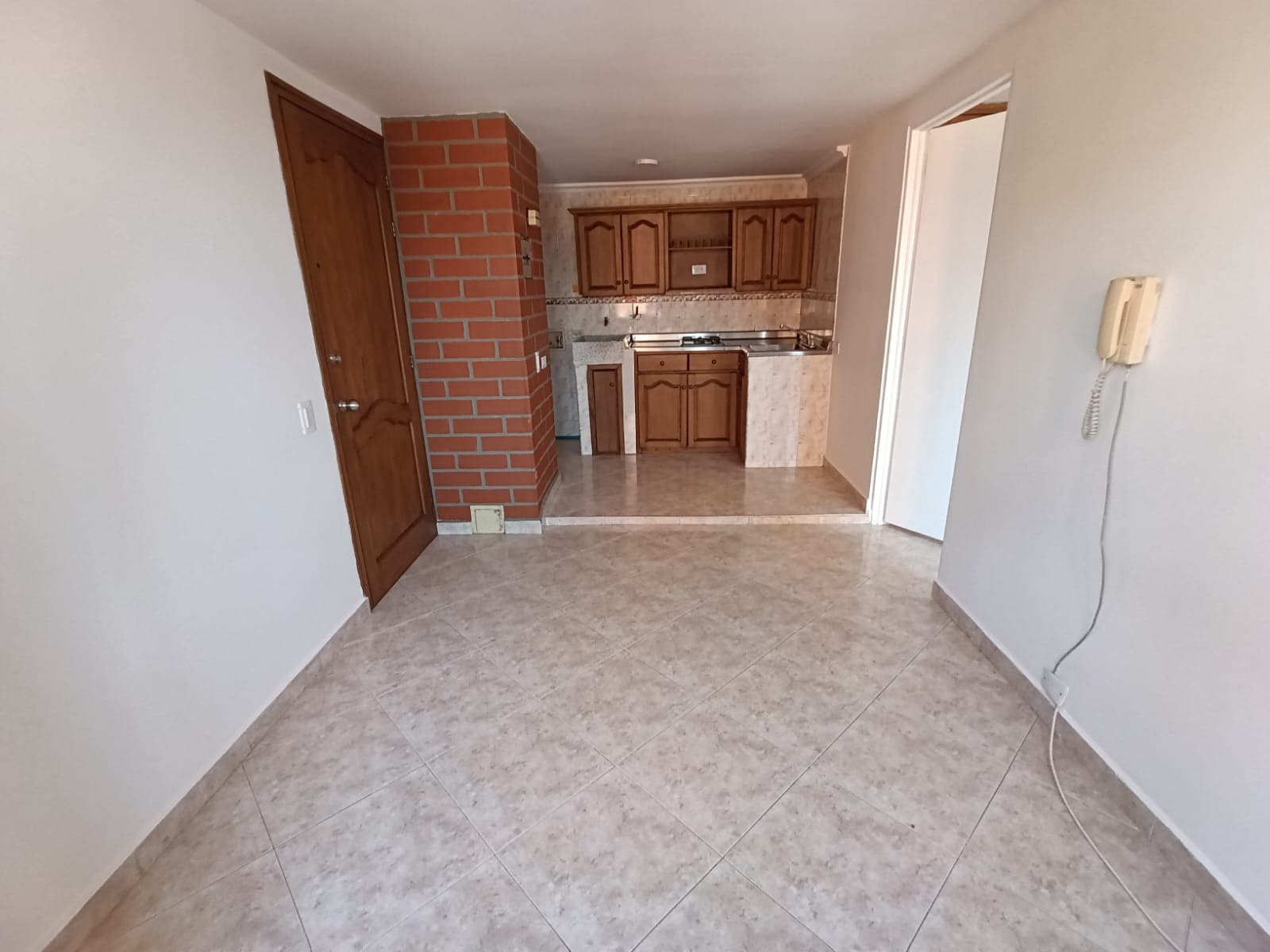 Apartaestudio en arriendo en Estadio, Laureles, Medellín — foto 1 de 13