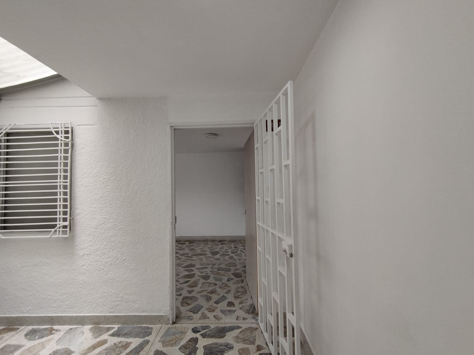 Oficina en arriendo en Alpujarra, Centro, Medellín — foto 3 de 9
