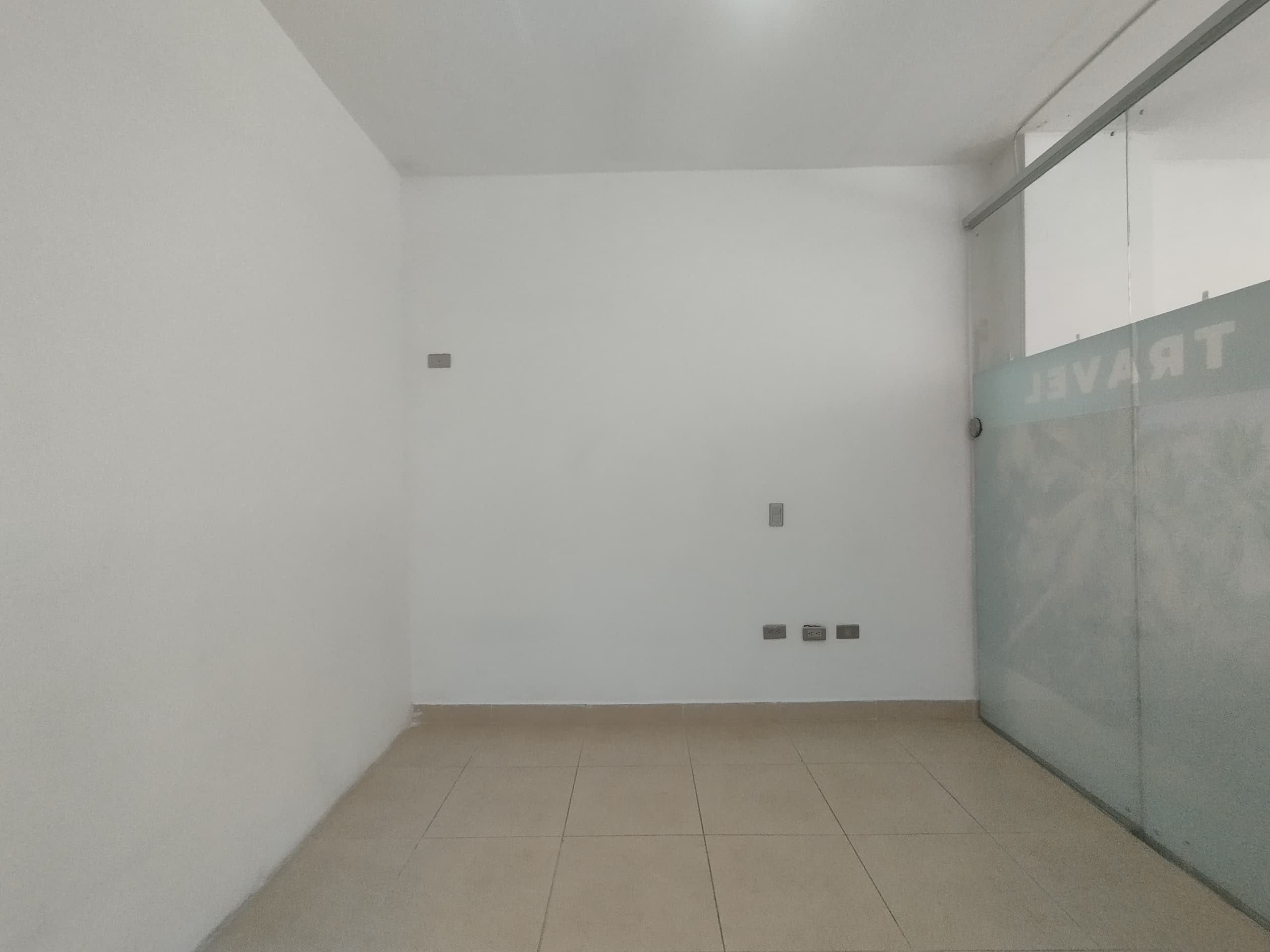 Local en arriendo en Parque De, Envigado — foto 1 de 8