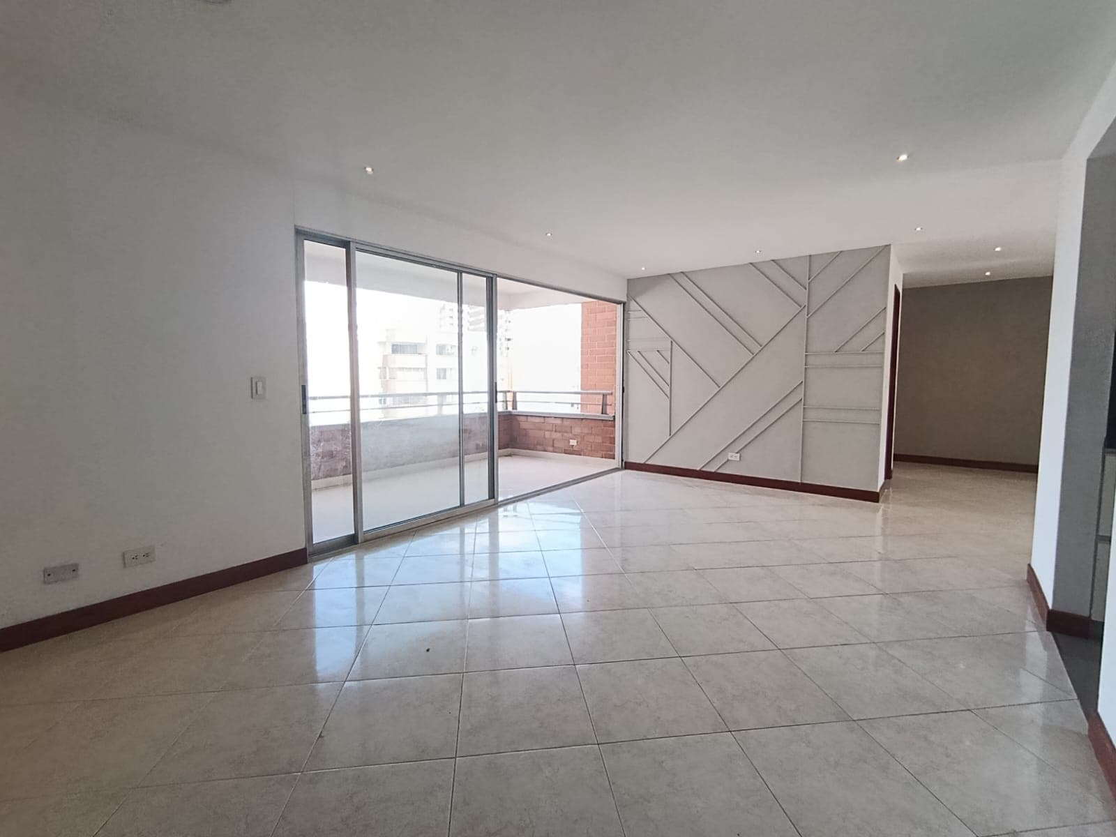 Apartamento en arriendo en Castropol, El Poblado, Medellín — foto 3 de 20
