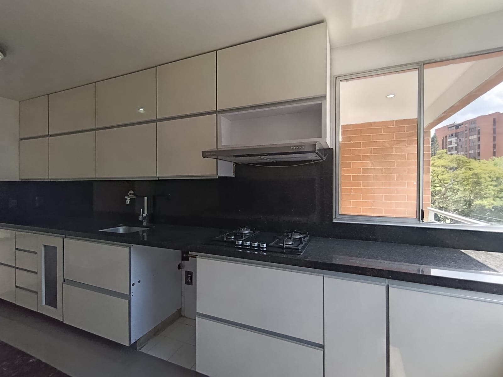Apartamento en arriendo en Castropol, El Poblado, Medellín — foto 5 de 20