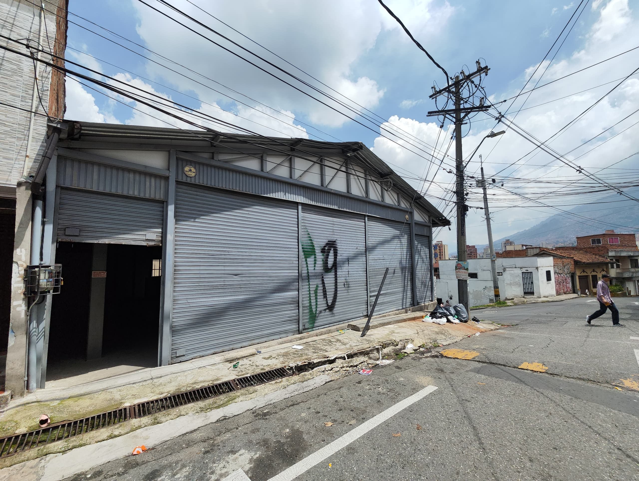 Bodega en arriendo en Las Palmas, Centro, Medellín — foto 1 de 17