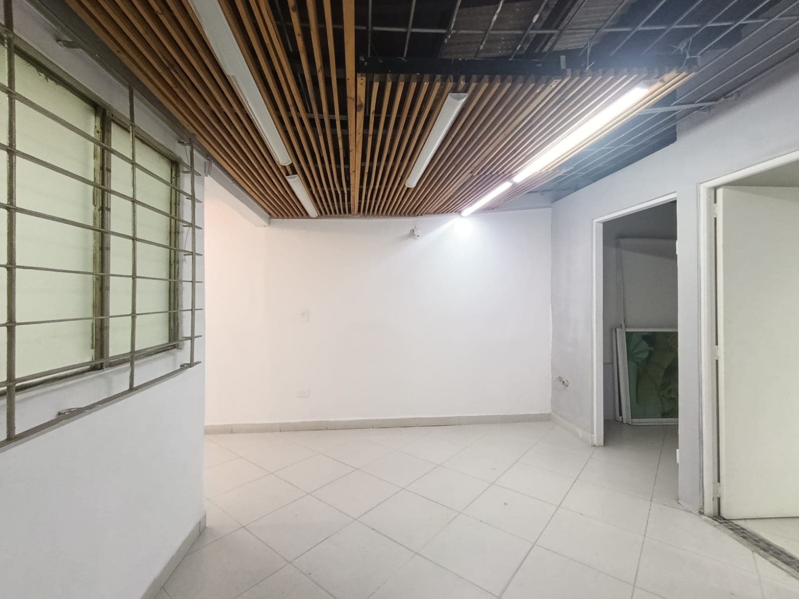 Local en arriendo en Conquistadores, Laureles, Medellín — foto 3 de 12