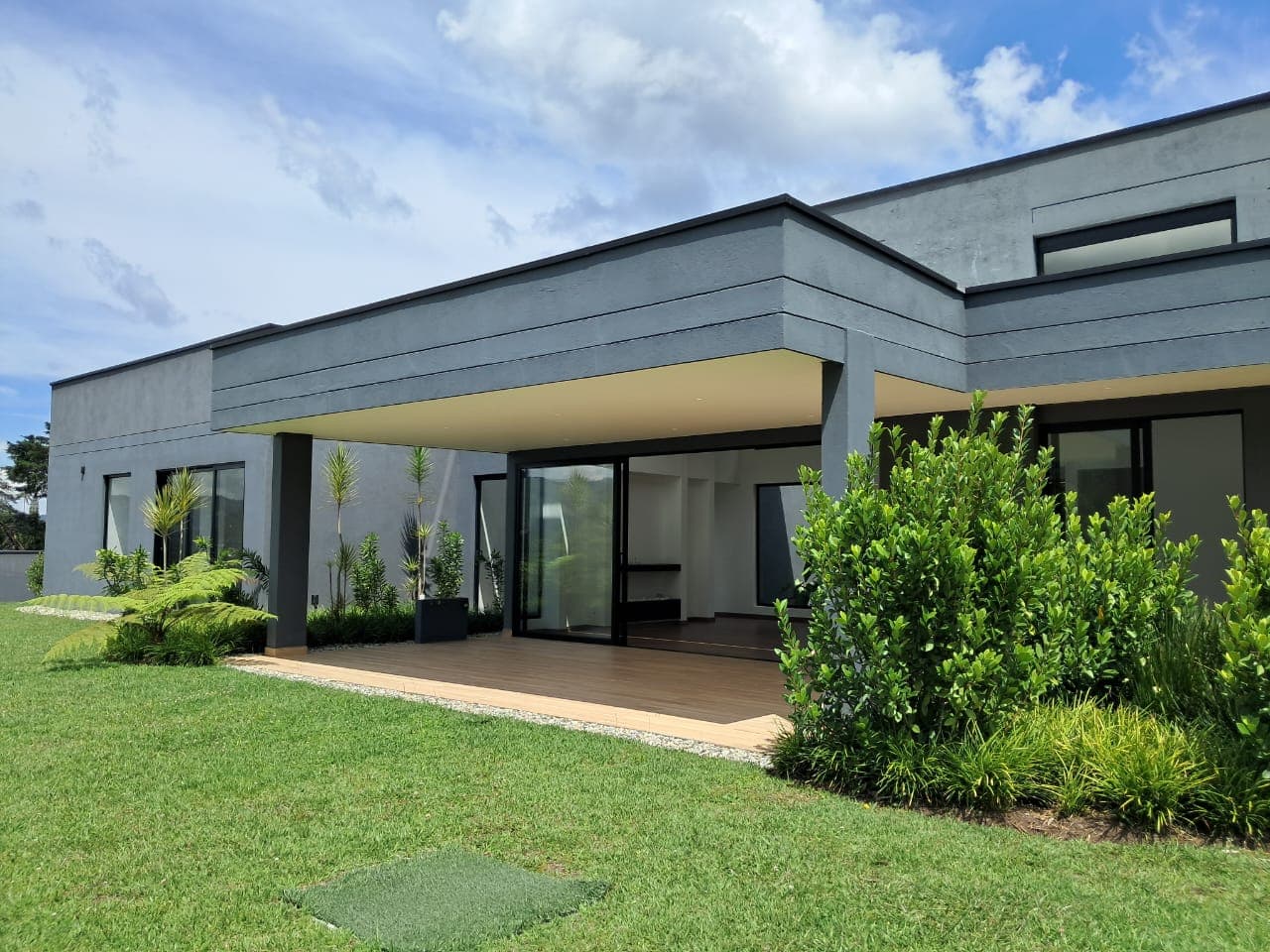 Casa Vivienda en arriendo en El Retiro — foto 1 de 20