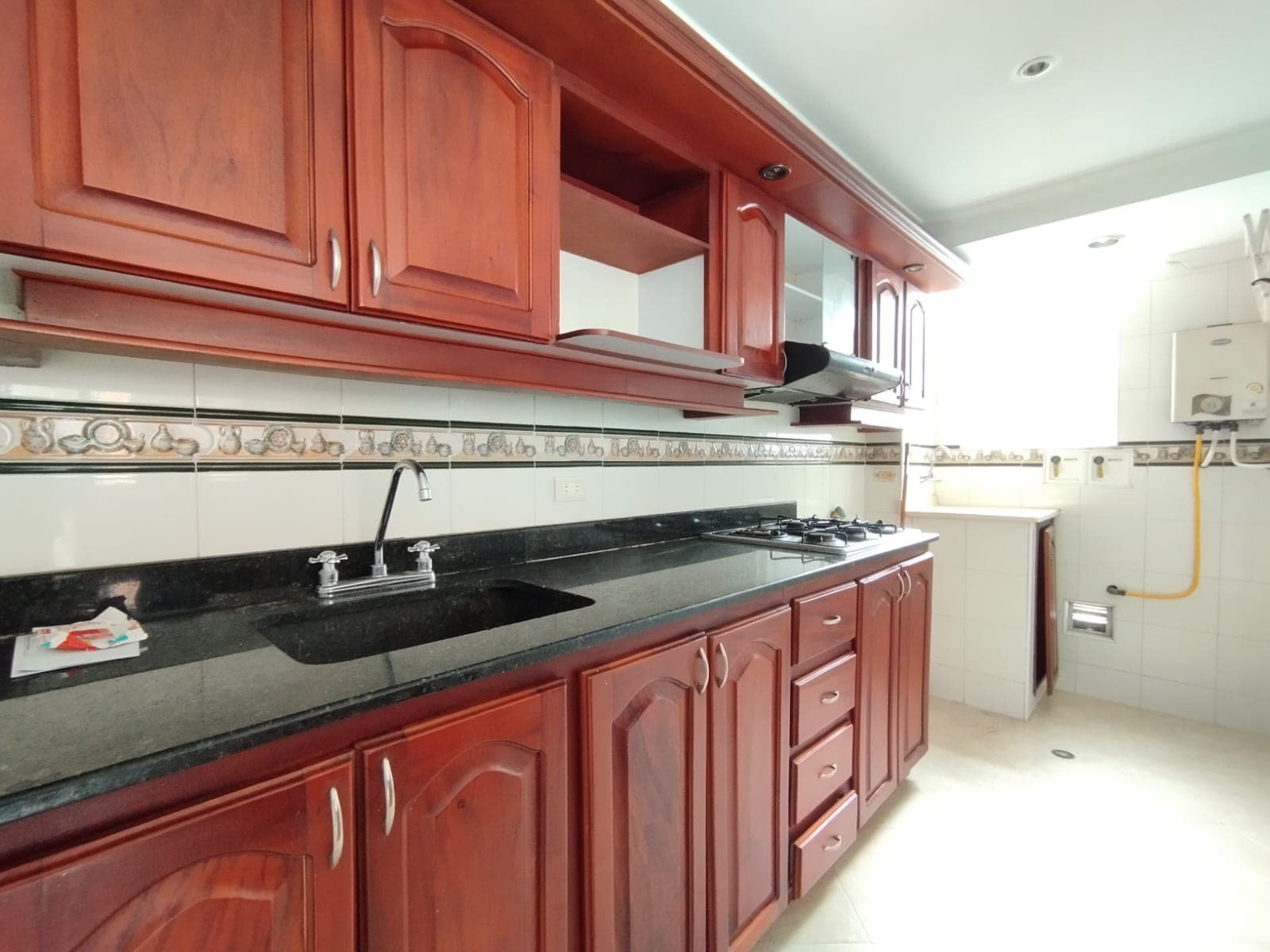 Apartamento en arriendo en Loma del Indio, El Poblado, Medellín — foto 2 de 17