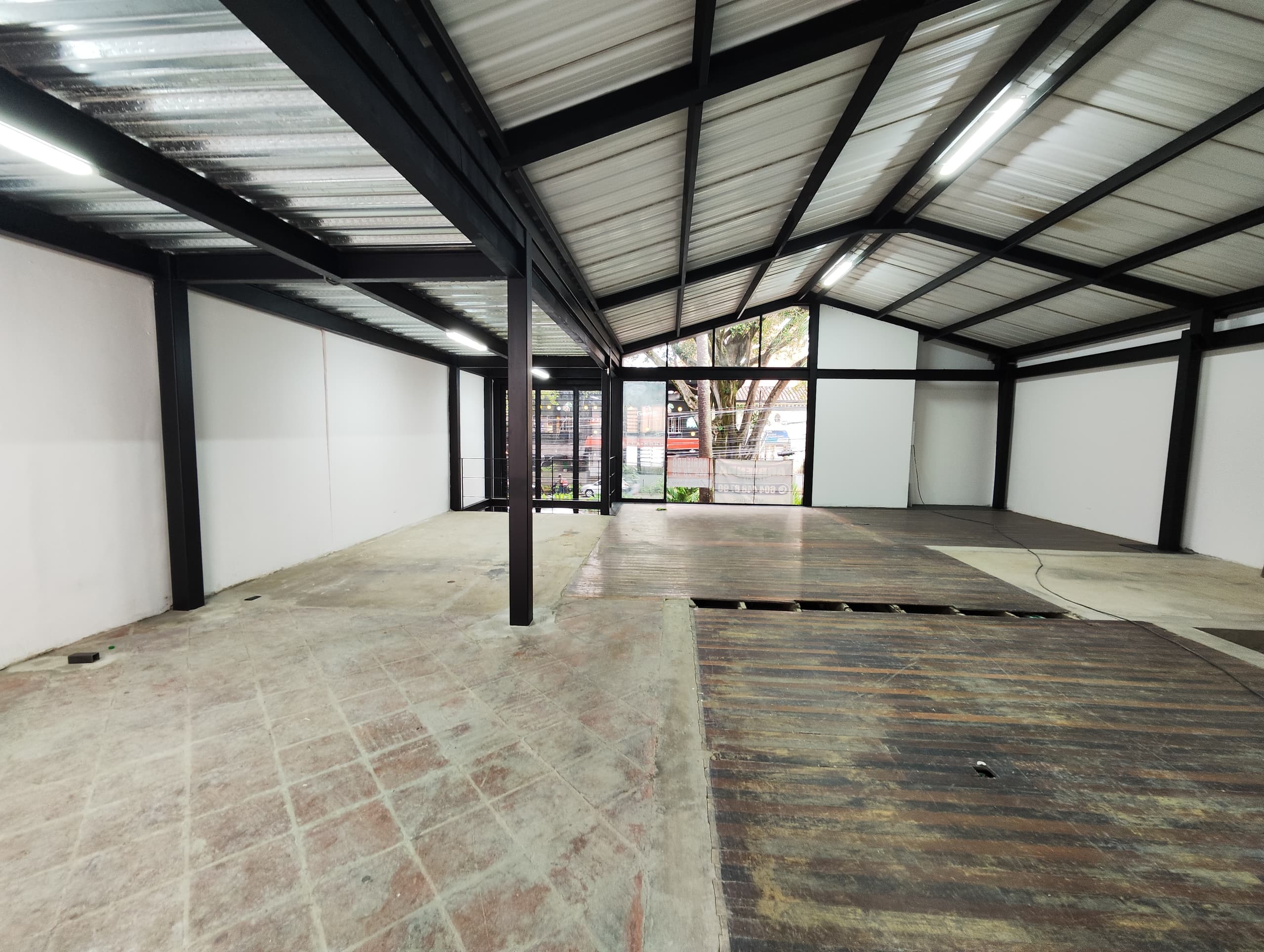 Local en arriendo en Laureles, Medellín — foto 2 de 16