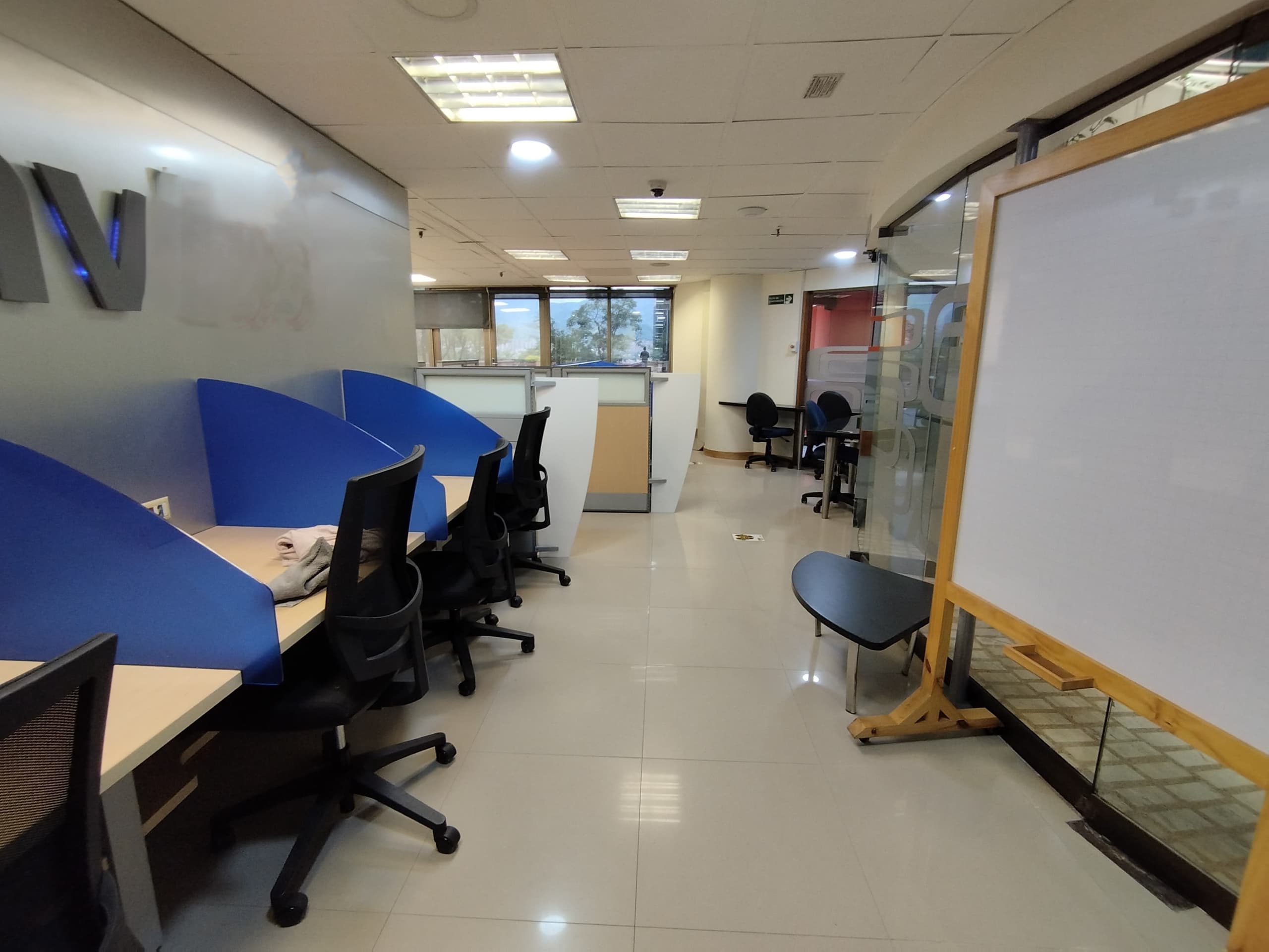 Oficina en arriendo en Castropol, El Poblado, Medellín — foto 5 de 19
