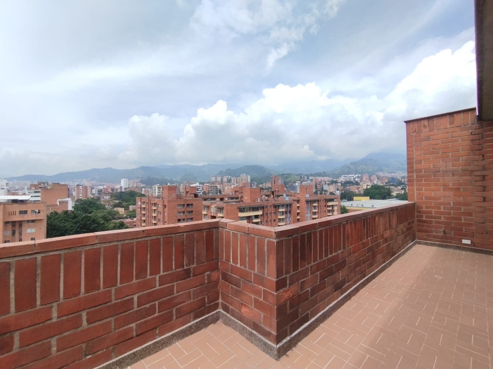 Apartamento en arriendo en Laureles, Medellín — foto 2 de 20