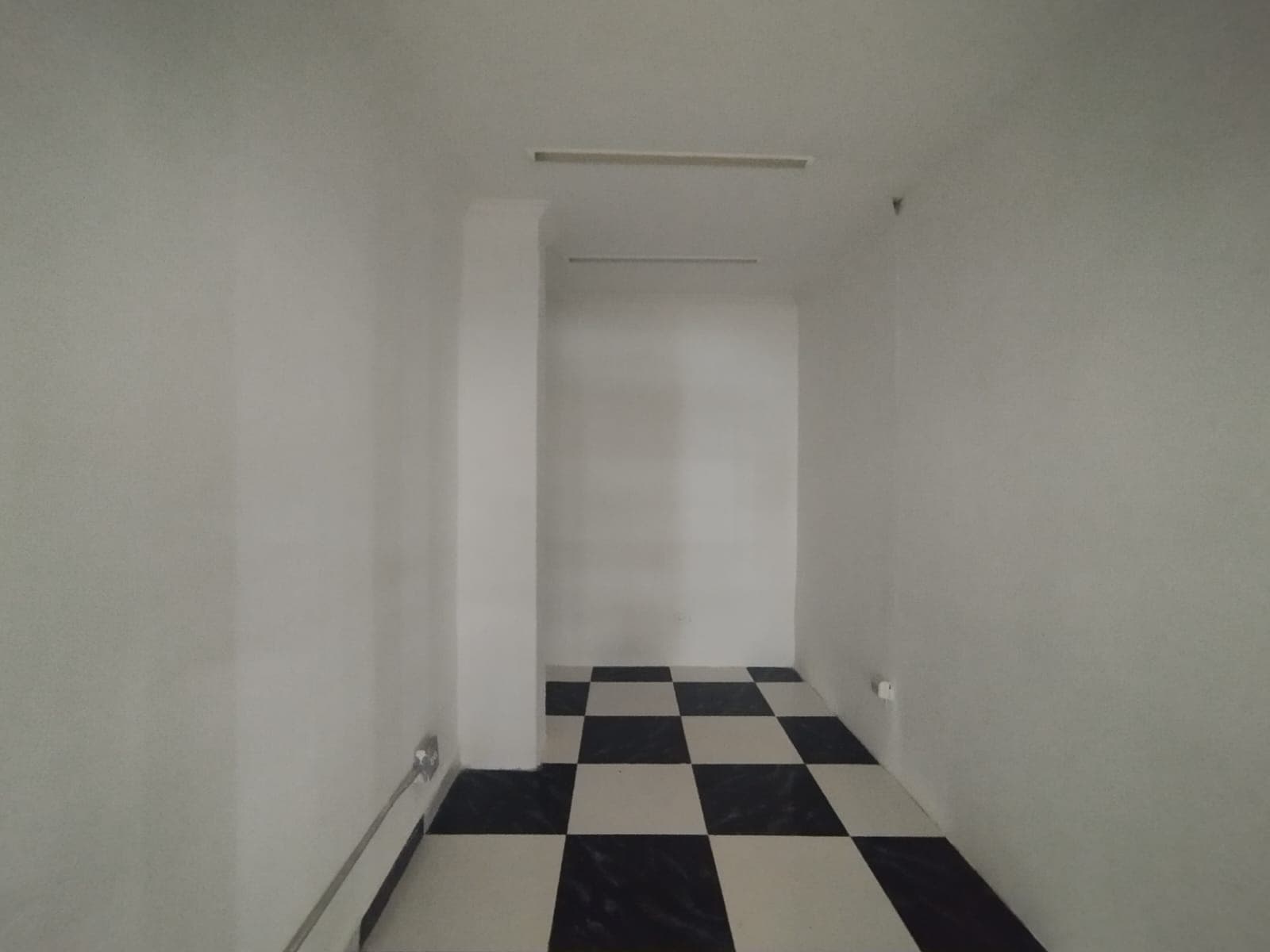 Local en arriendo en La Candelaria, Centro, Medellín — foto 1 de 8