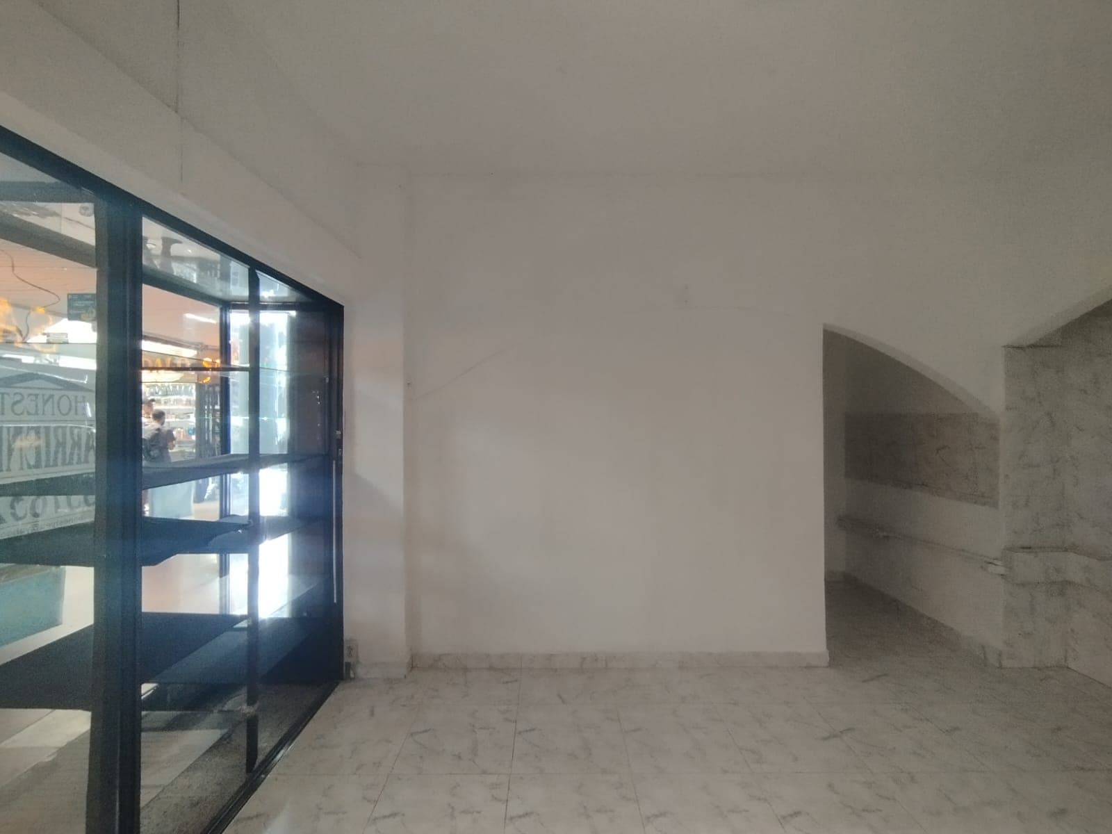 Local en arriendo en La Candelaria, Centro, Medellín — foto 2 de 8