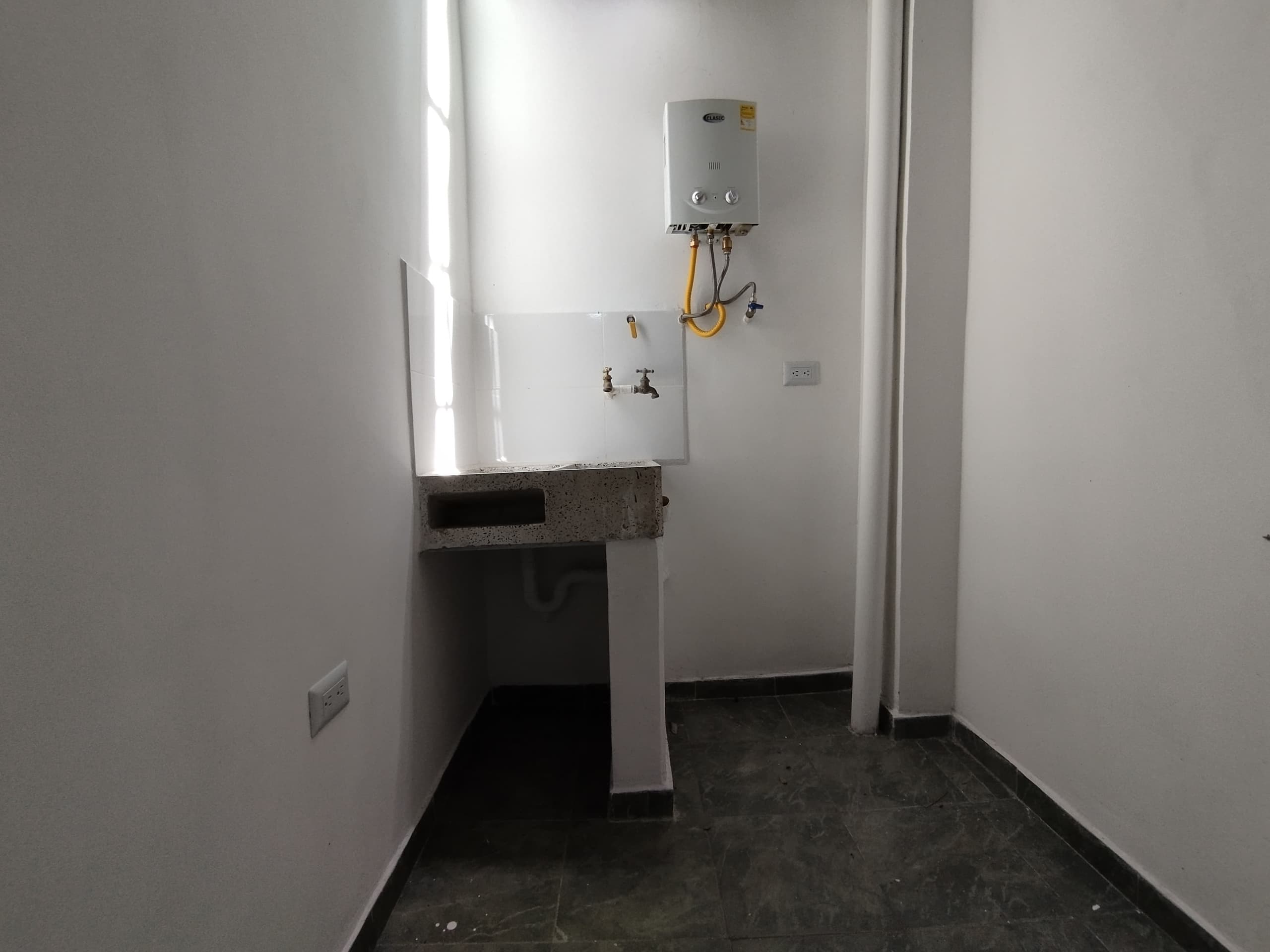 Oficina en arriendo en La Magnolia, Envigado — foto 3 de 8