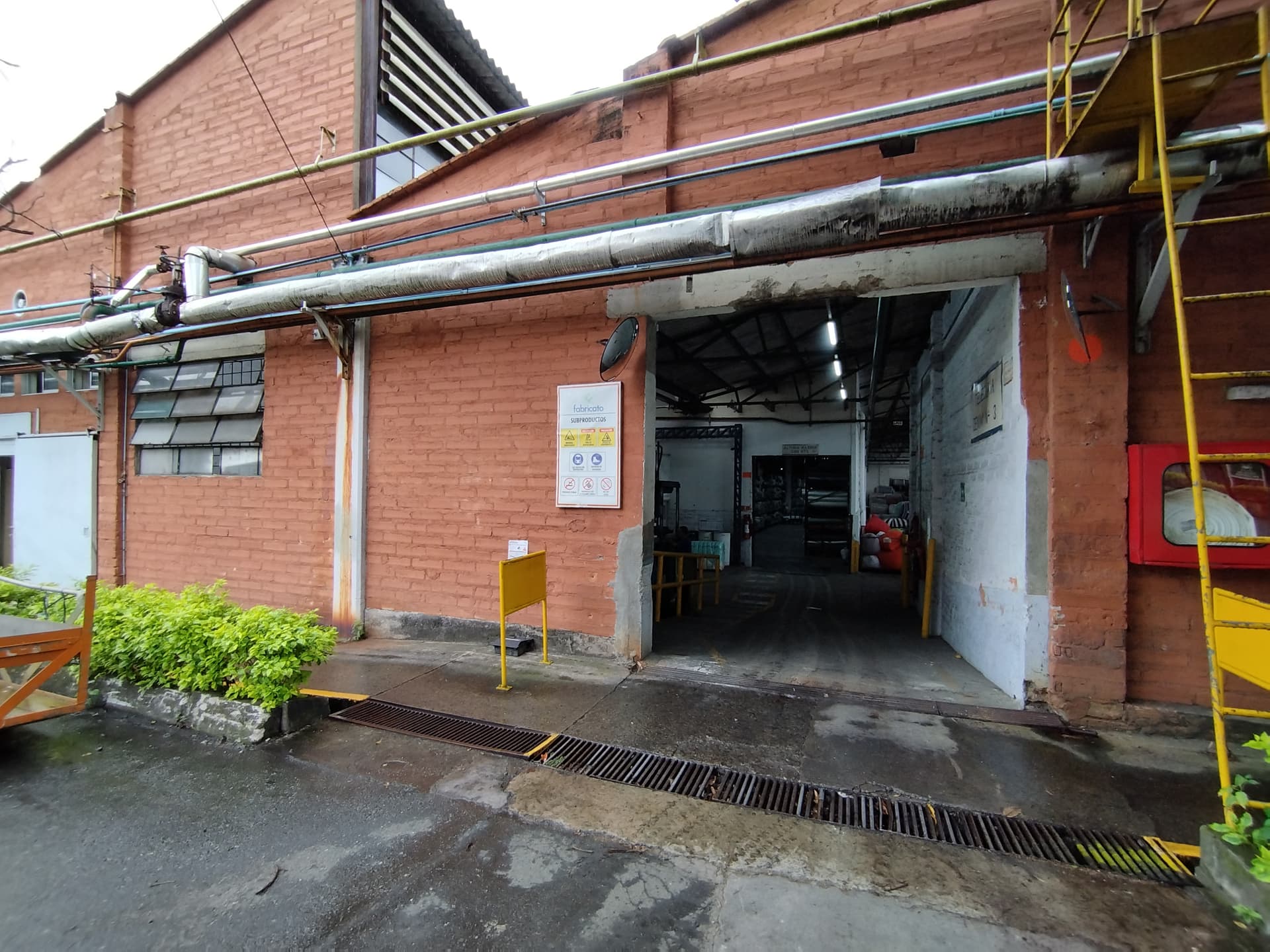 Bodega en arriendo en San Jose Obrero, Bello — foto 1 de 11