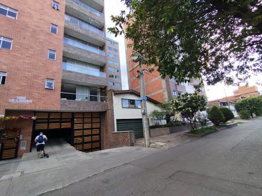 Apartaestudio en arriendo en El Nogal Los Almendros, Belen, Medellín — foto 5 de 11