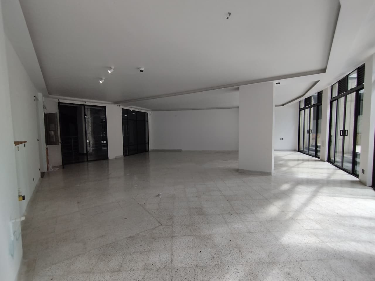 Local en arriendo en Milla De Oro, El Poblado, Medellín — foto 5 de 15