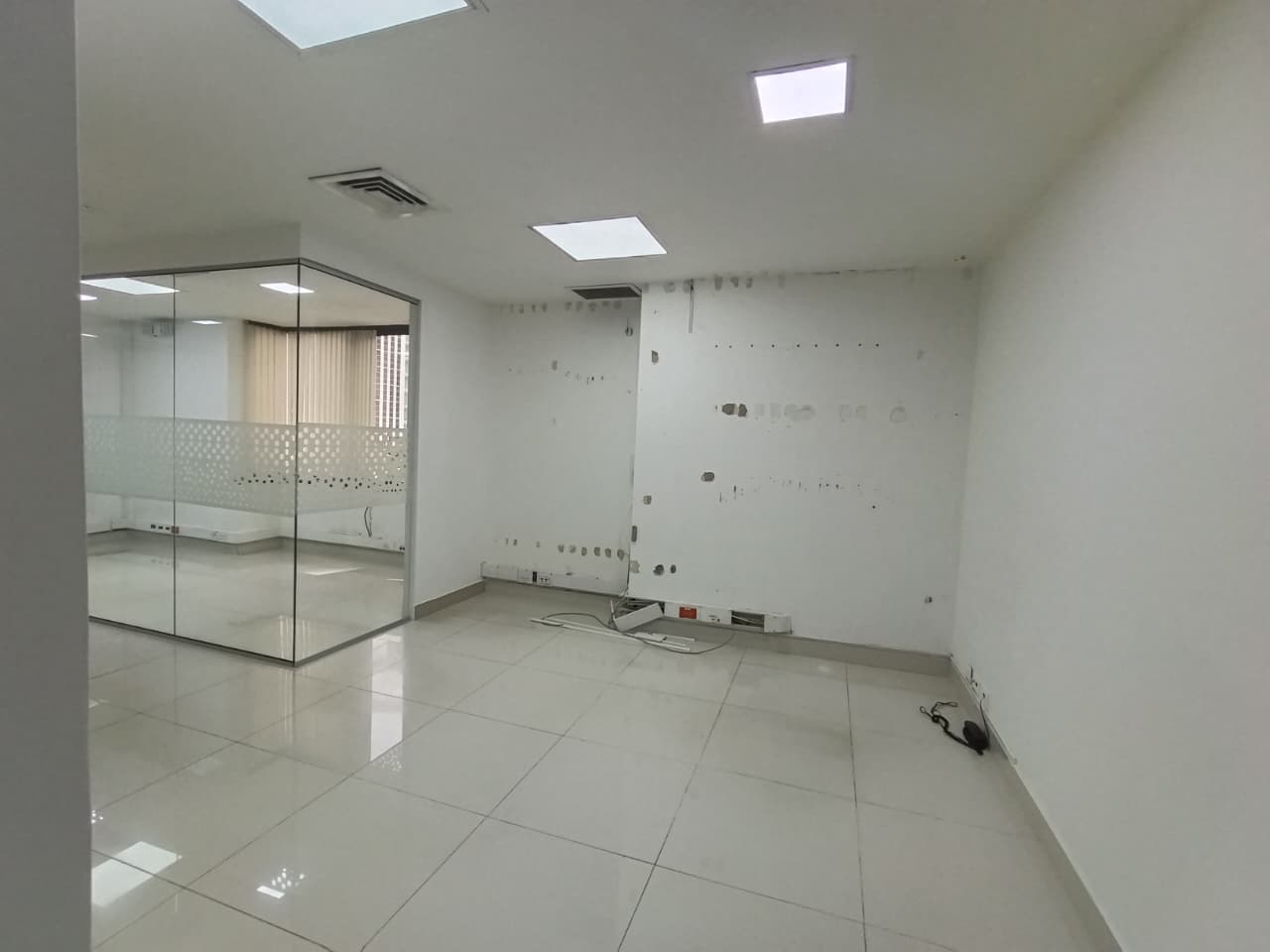 Oficina en arriendo en Santa María de los Ángeles, El Poblado, Medellín — foto 2 de 11