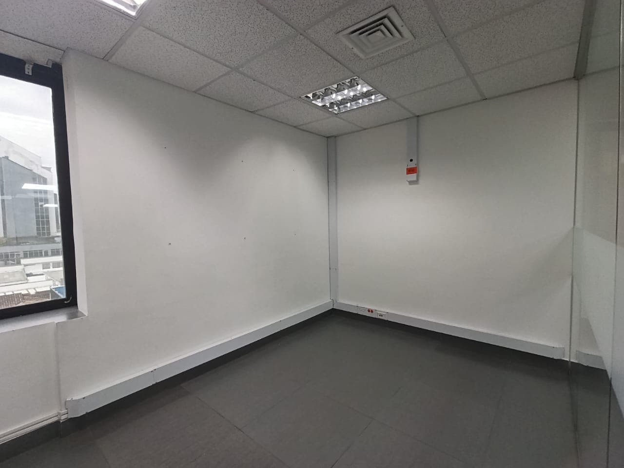 Oficina en arriendo en Santa María de los Ángeles, El Poblado, Medellín — foto 5 de 20