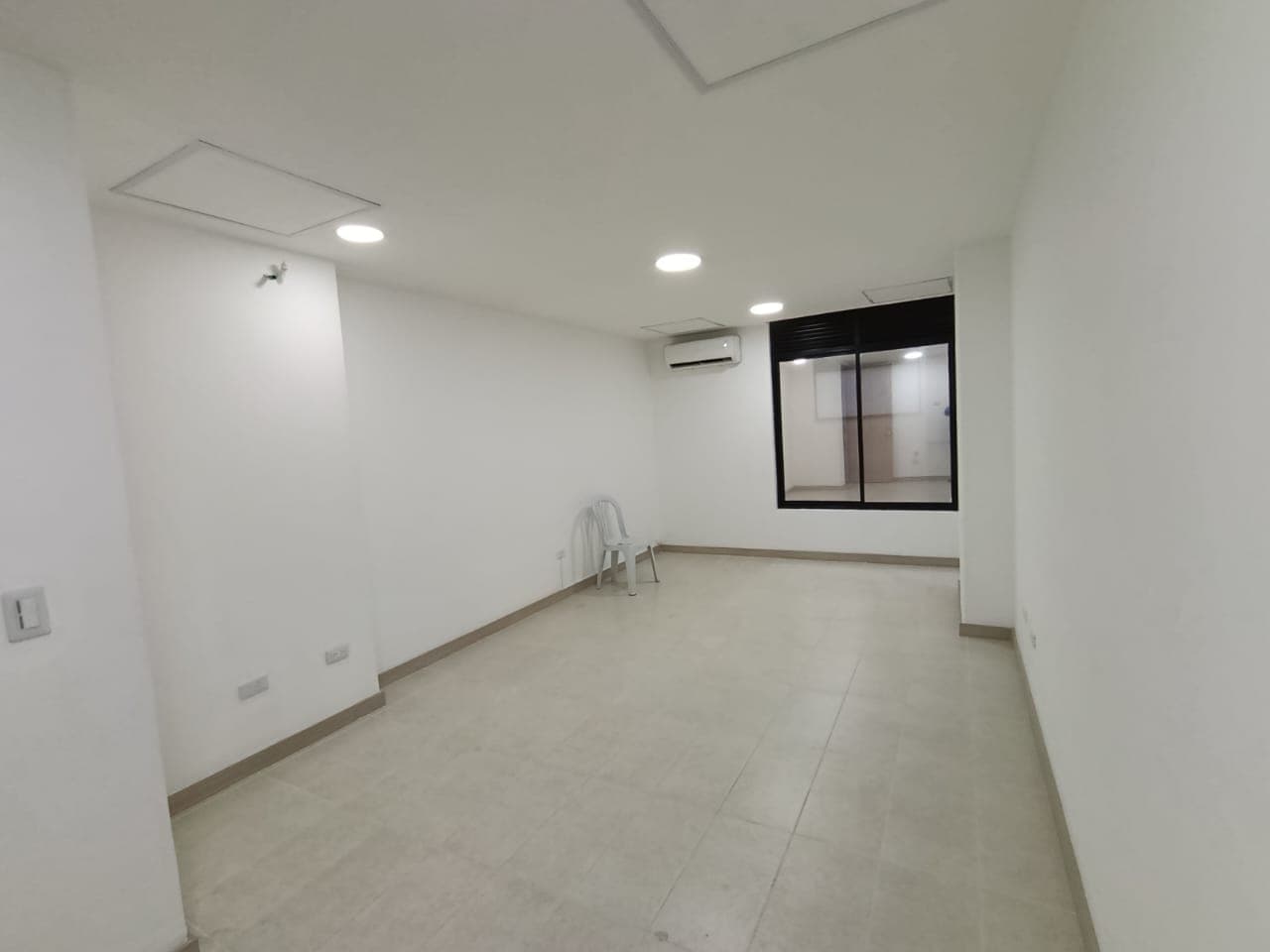 Oficina en arriendo en Estadio, Laureles, Medellín — foto 1 de 7