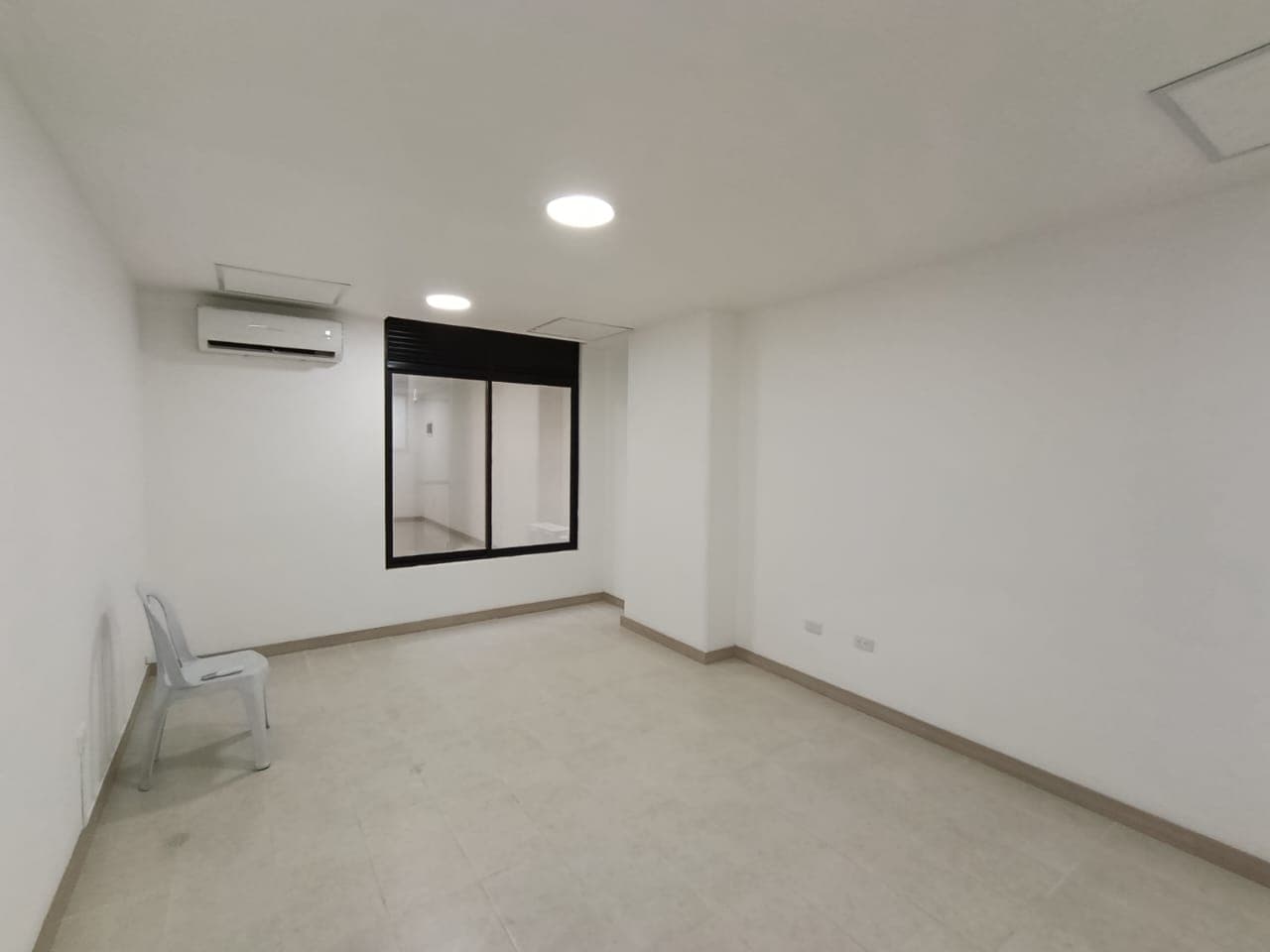 Oficina en arriendo en Estadio, Laureles, Medellín — foto 3 de 7