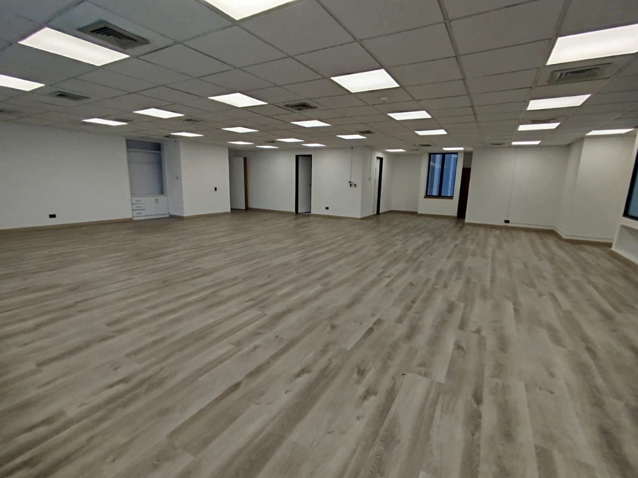 Oficina en arriendo en El Poblado, Medellín — foto 1 de 11