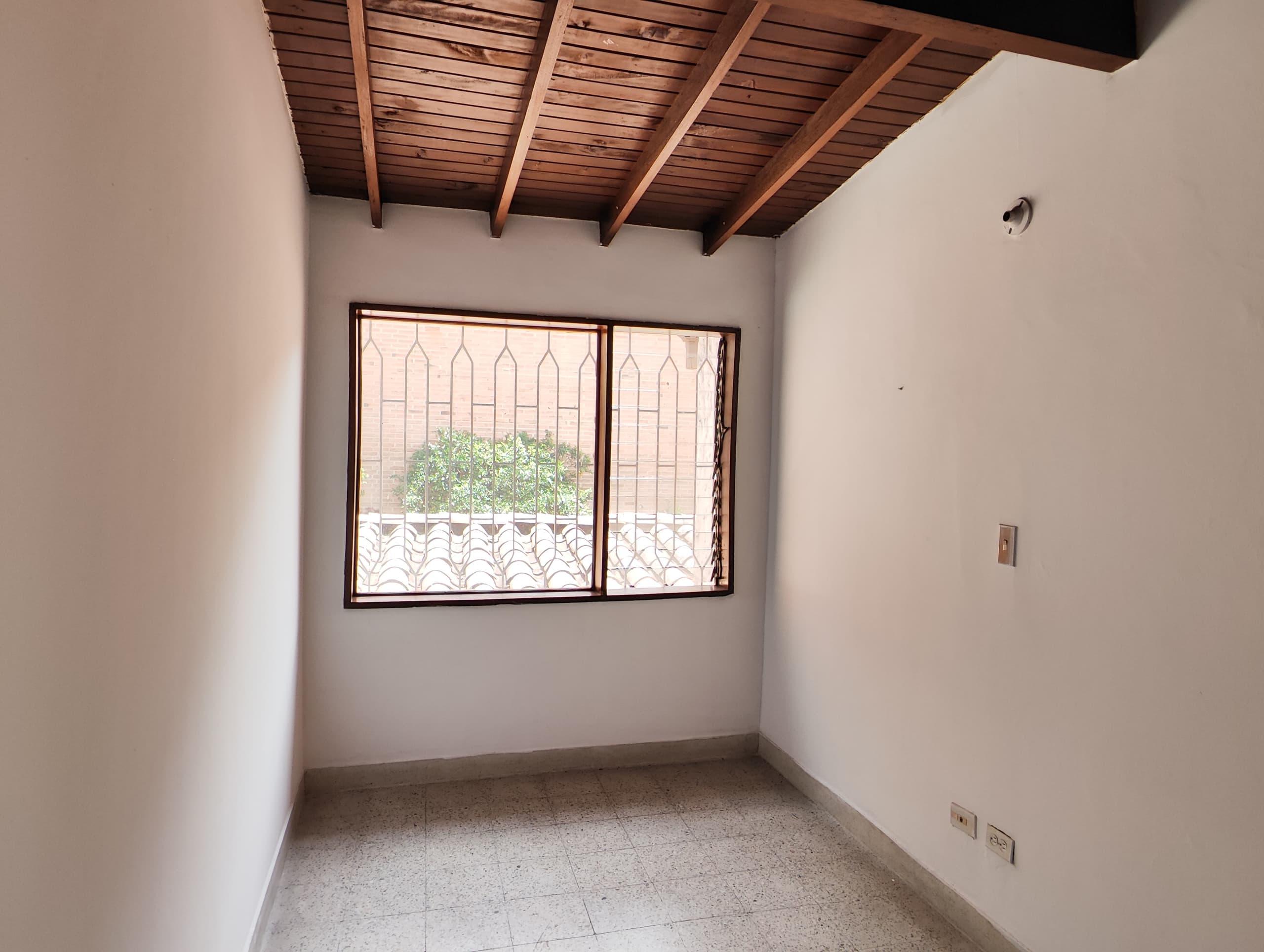 Casa Comercial en arriendo en Conquistadores, Laureles, Medellín — foto 3 de 20