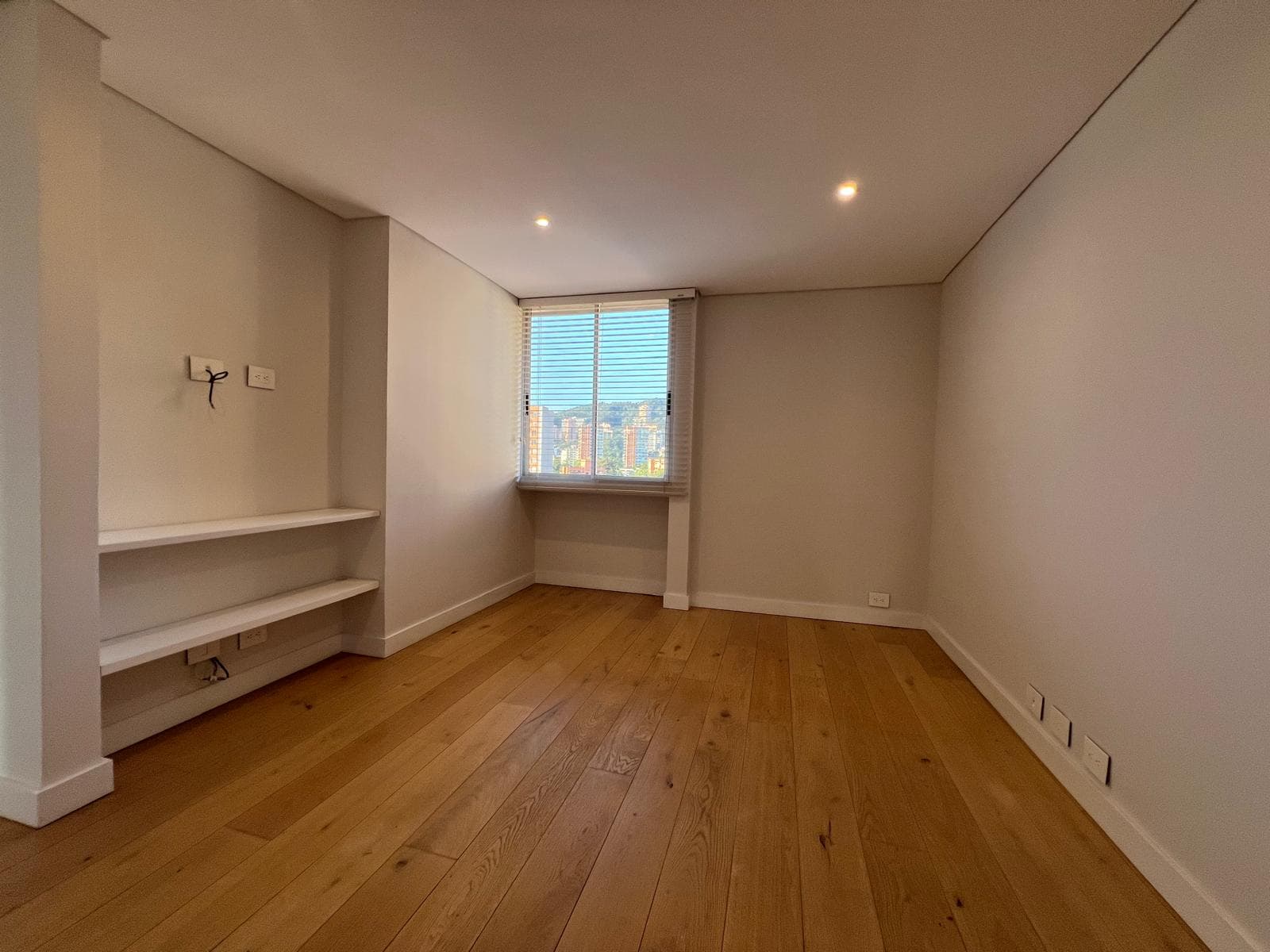 Apartamento en arriendo en Lalinde, El Poblado, Medellín — foto 5 de 14