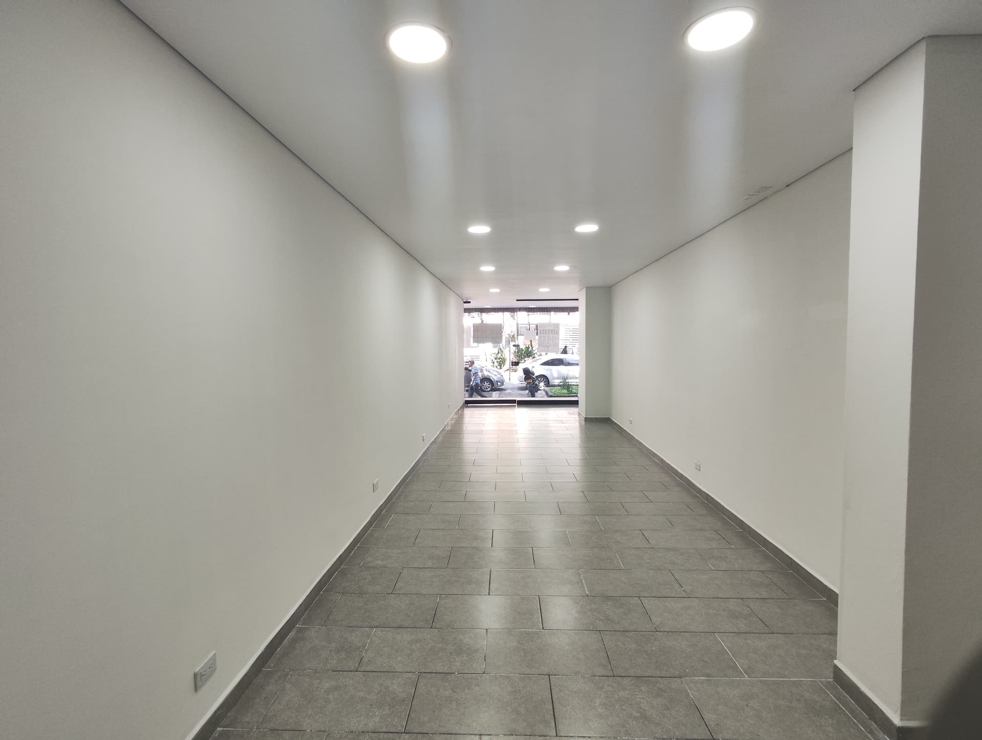 Local en arriendo en Granada, Belen, Medellín — foto 1 de 13