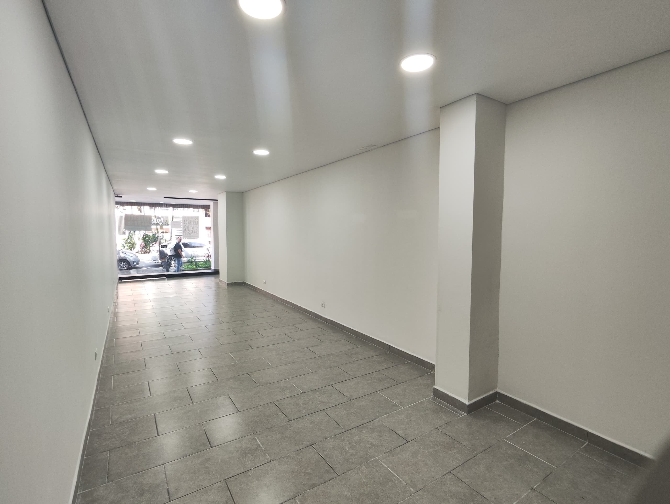 Local en arriendo en Granada, Belen, Medellín — foto 2 de 13