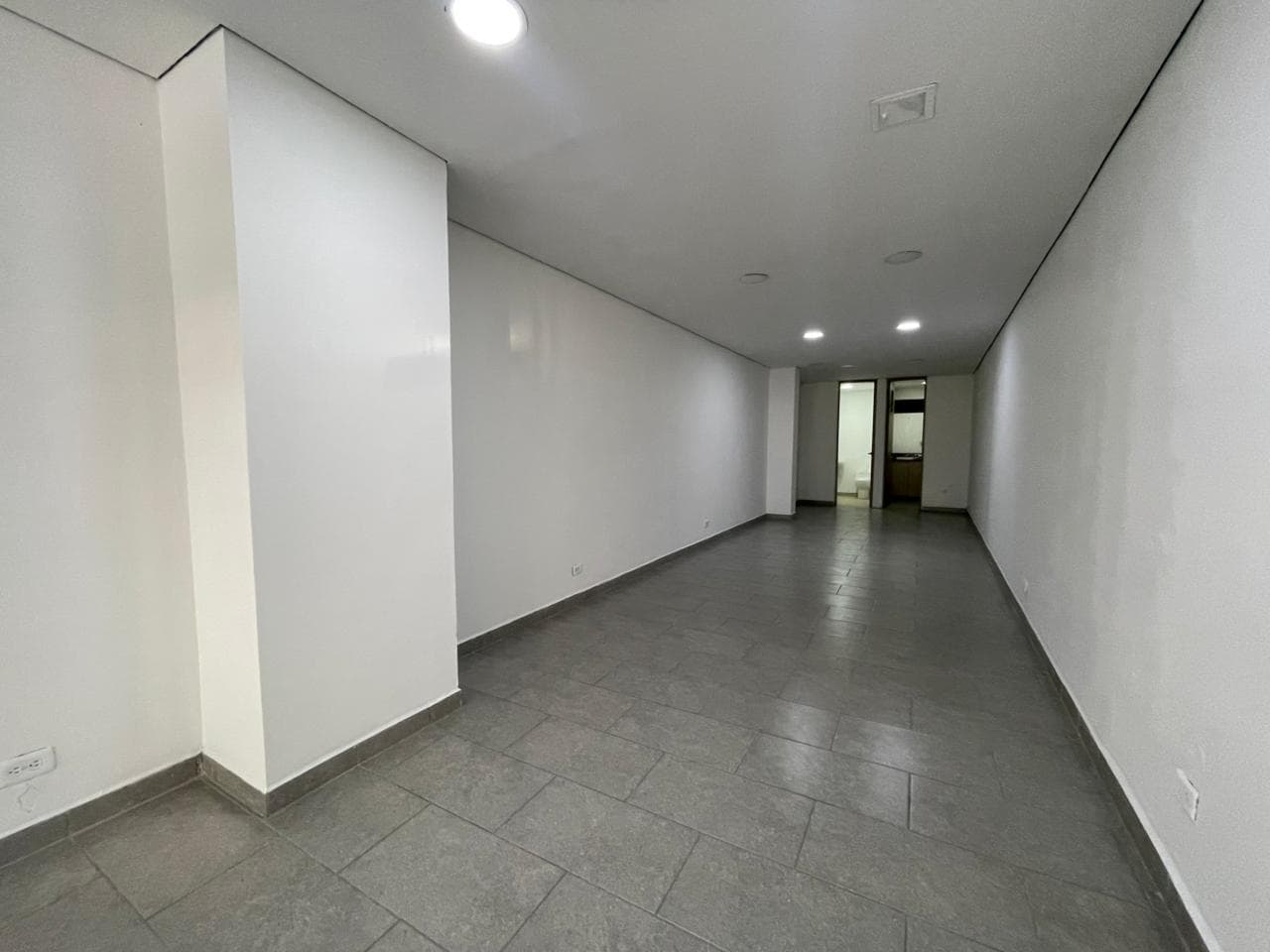 Local en arriendo en Granada, Belen, Medellín — foto 3 de 13