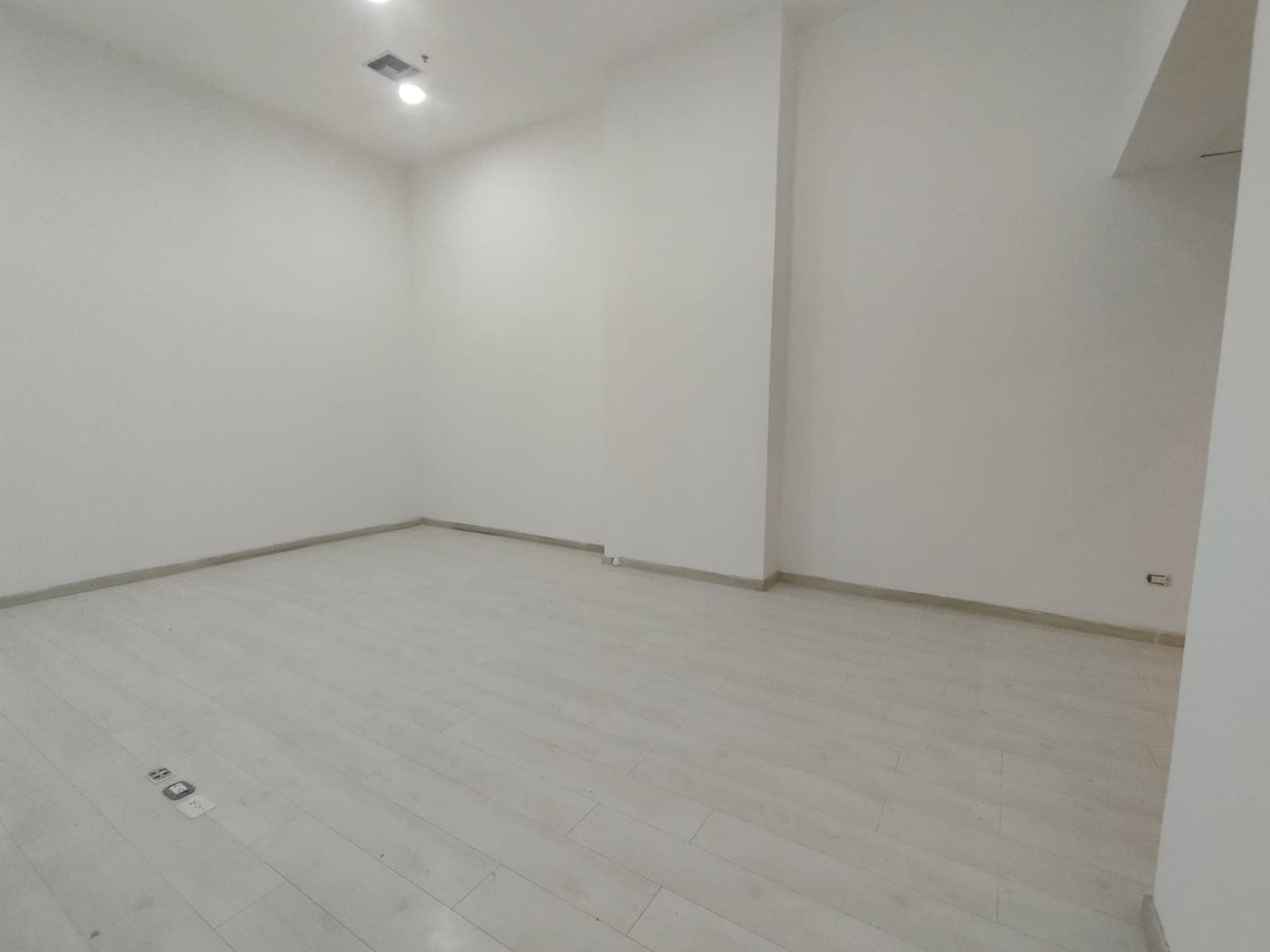 Local en arriendo en El Chagualo, Centro, Medellín — foto 2 de 13