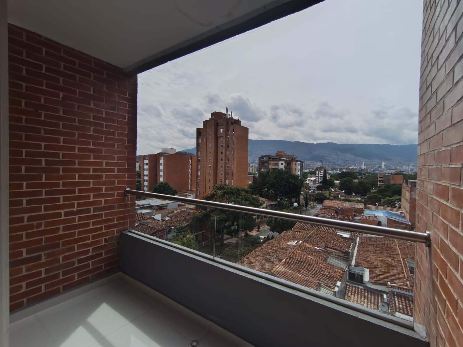 Apartamento en arriendo en El Velódromo, Laureles, Medellín — foto 2 de 20