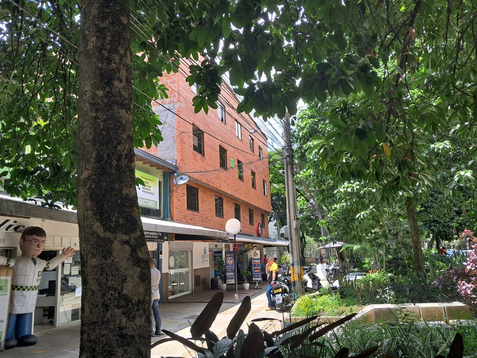 Oficina en arriendo en Suramericana, Laureles, Medellín — foto 4 de 12