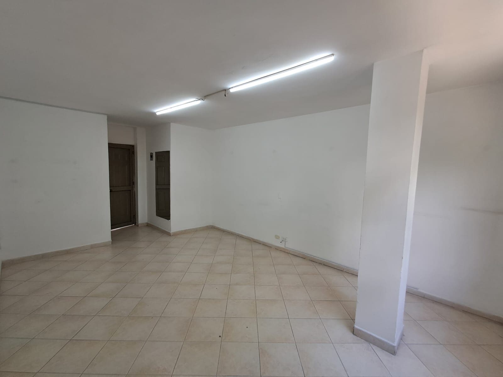 Oficina en arriendo en Suramericana, Laureles, Medellín — foto 2 de 13