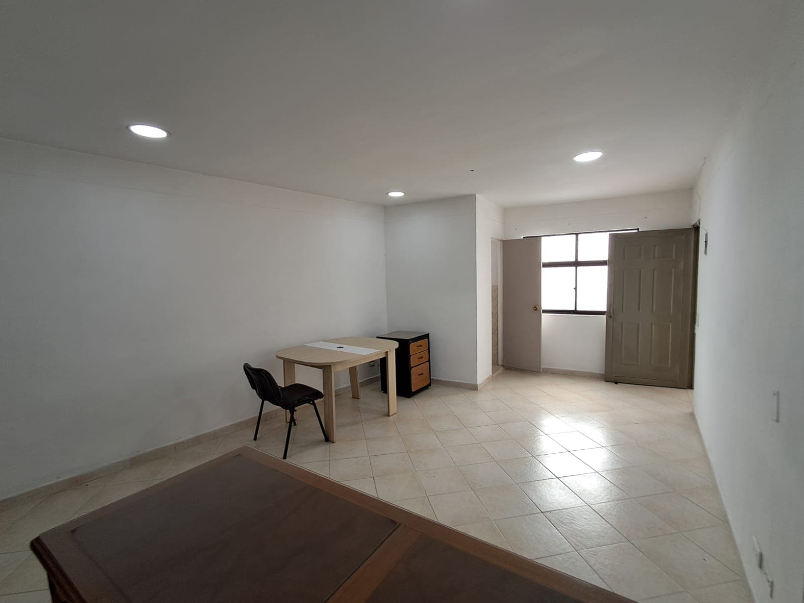 Oficina en arriendo en Suramericana, Laureles, Medellín — foto 1 de 9