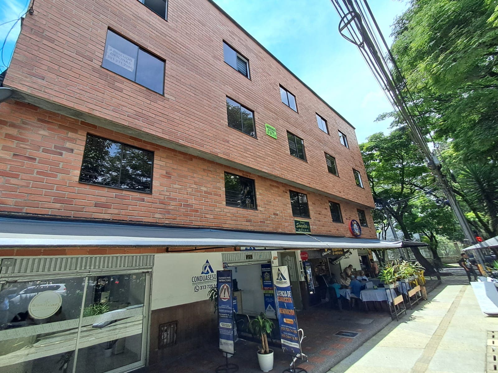 Oficina en arriendo en Suramericana, Laureles, Medellín — foto 3 de 9