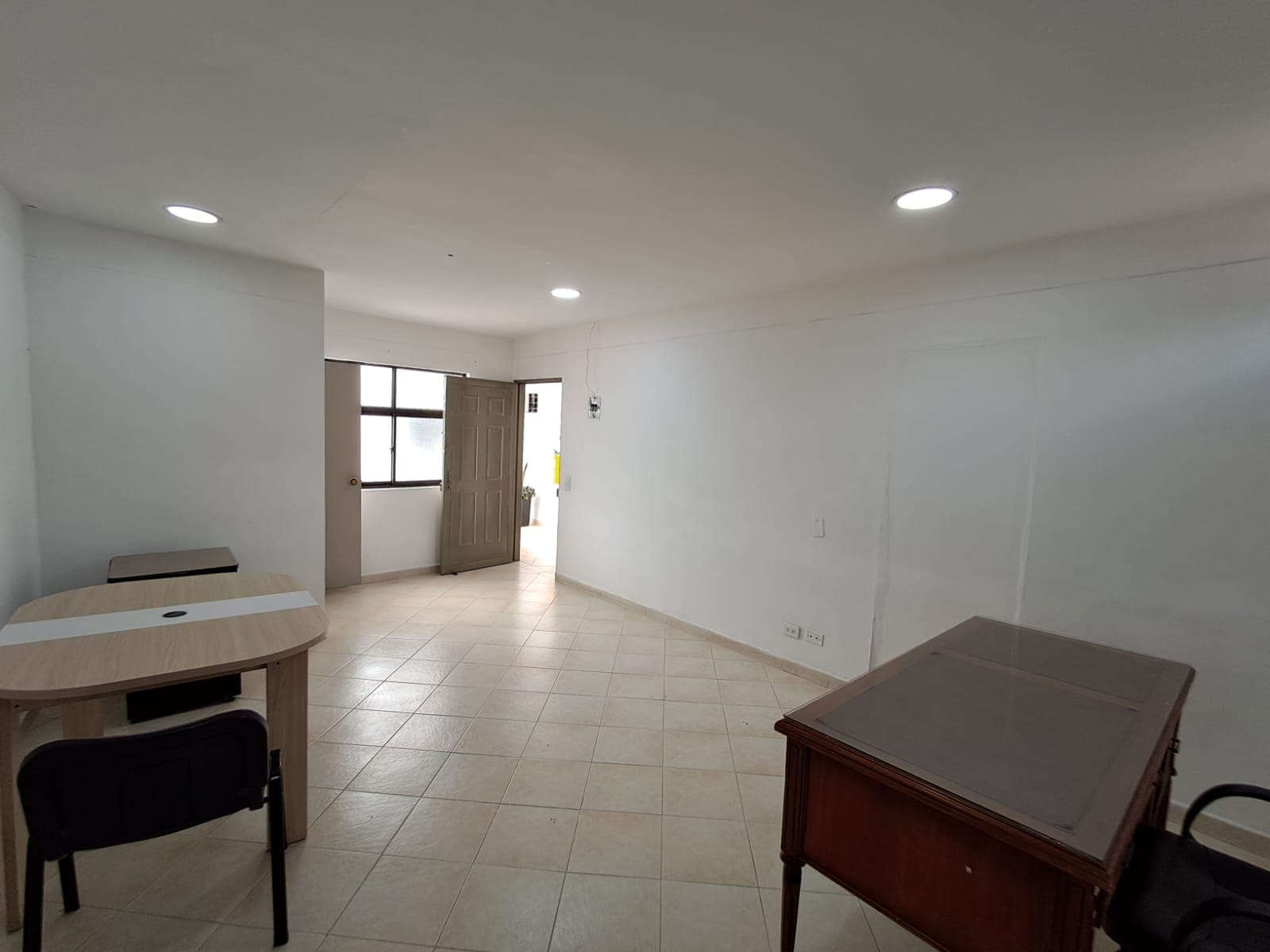 Oficina en arriendo en Suramericana, Laureles, Medellín — foto 4 de 9