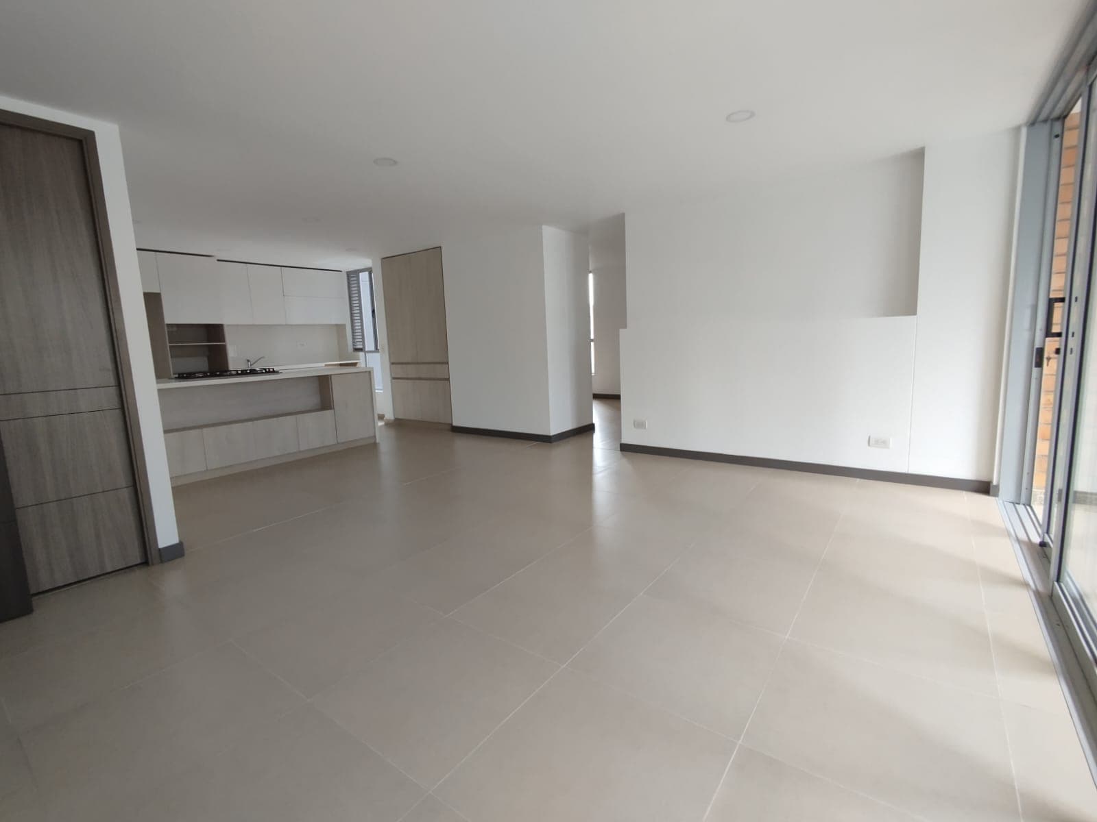 Apartamento en arriendo en Loma De Las Brujas, Envigado — foto 2 de 19