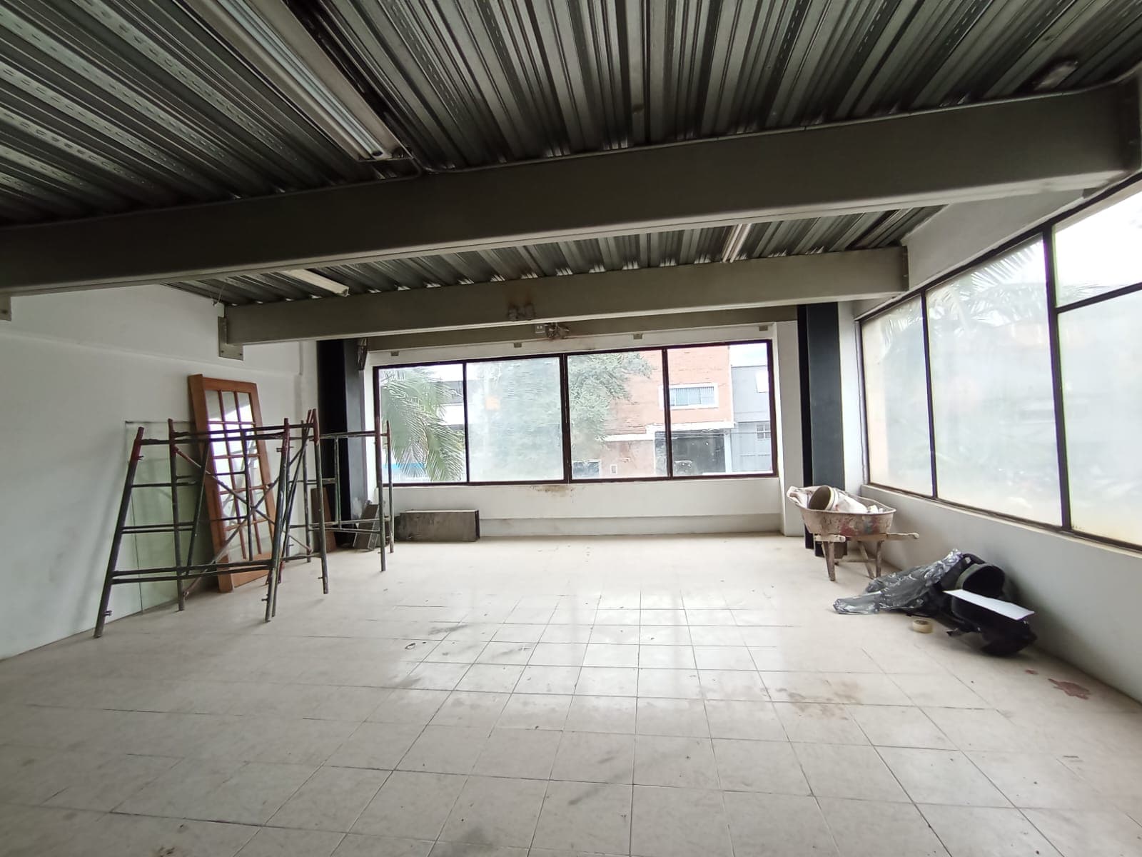 Local en arriendo en Trinidad, Guayabal, Medellín — foto 1 de 15