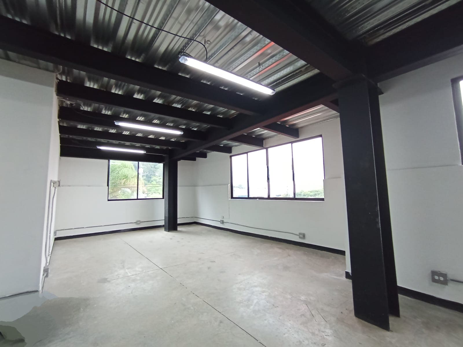 Local en arriendo en Trinidad, Guayabal, Medellín — foto 2 de 10