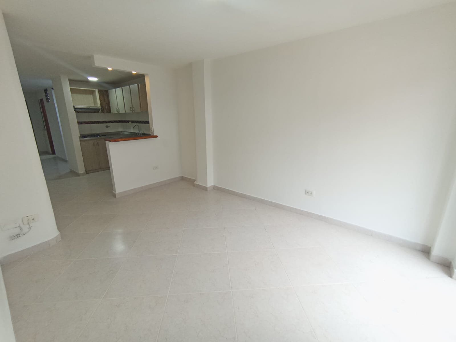 Apartamento en arriendo en Asturias, Itagui — foto 3 de 13