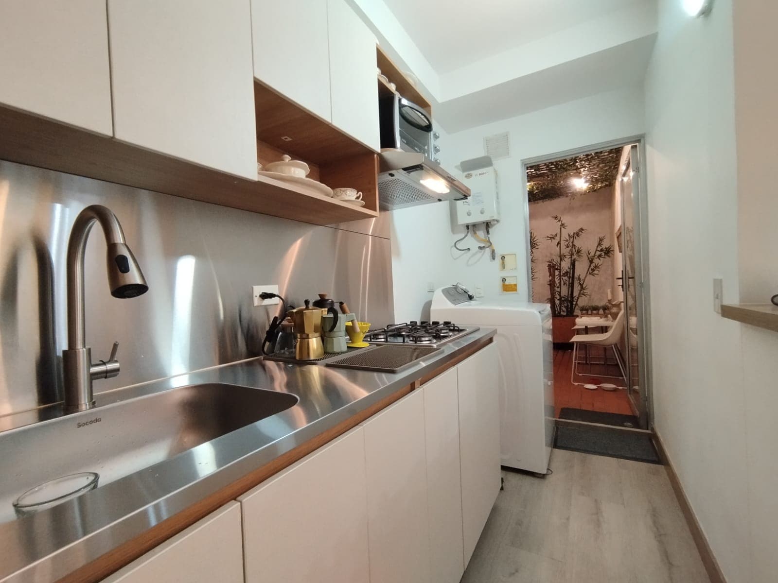 Apartamento en arriendo en Ciudad del Rio, El Poblado, Medellín — foto 1 de 19