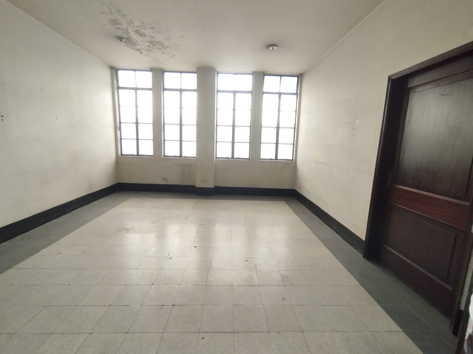 Oficina en arriendo en Centro, Medellín — foto 2 de 8