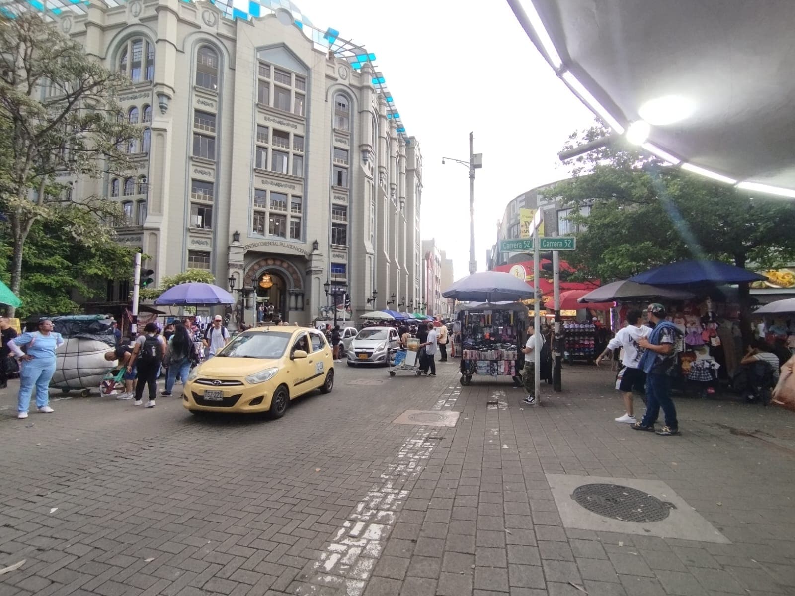Oficina en arriendo en Centro, Medellín — foto 1 de 9