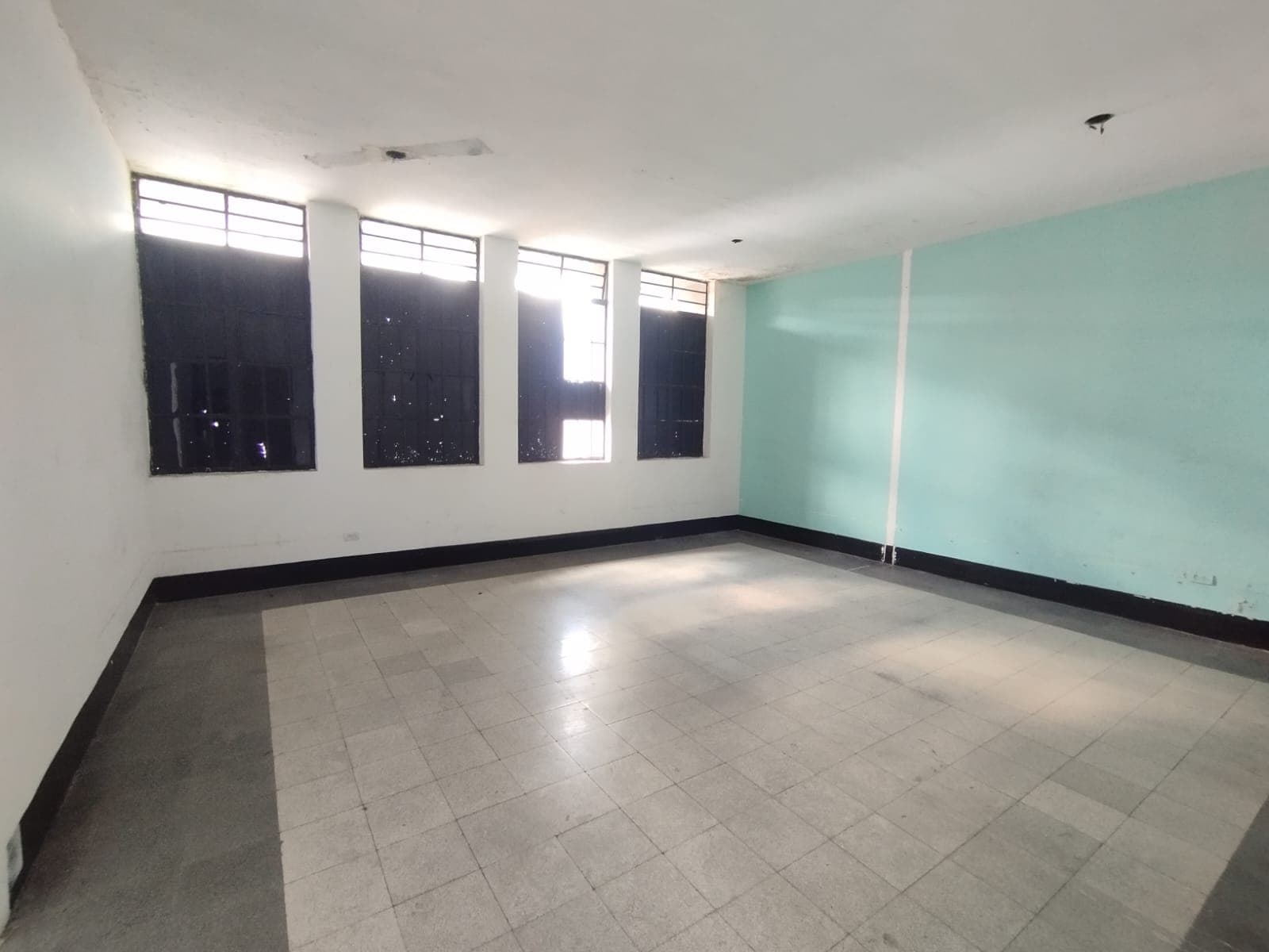 Oficina en arriendo en Centro, Medellín — foto 2 de 9