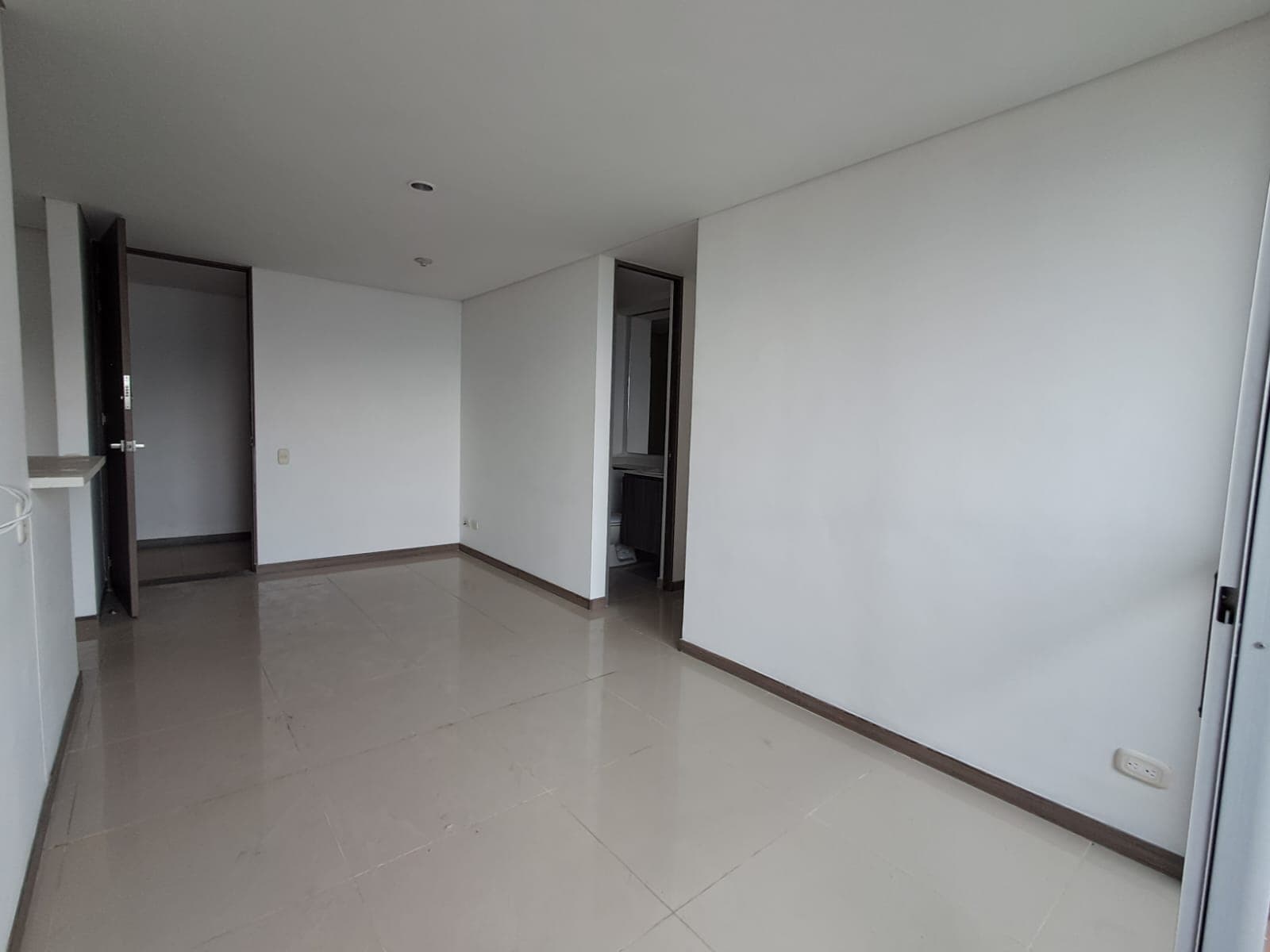 Apartamento en arriendo en Ditaires, Itagui — foto 1 de 17