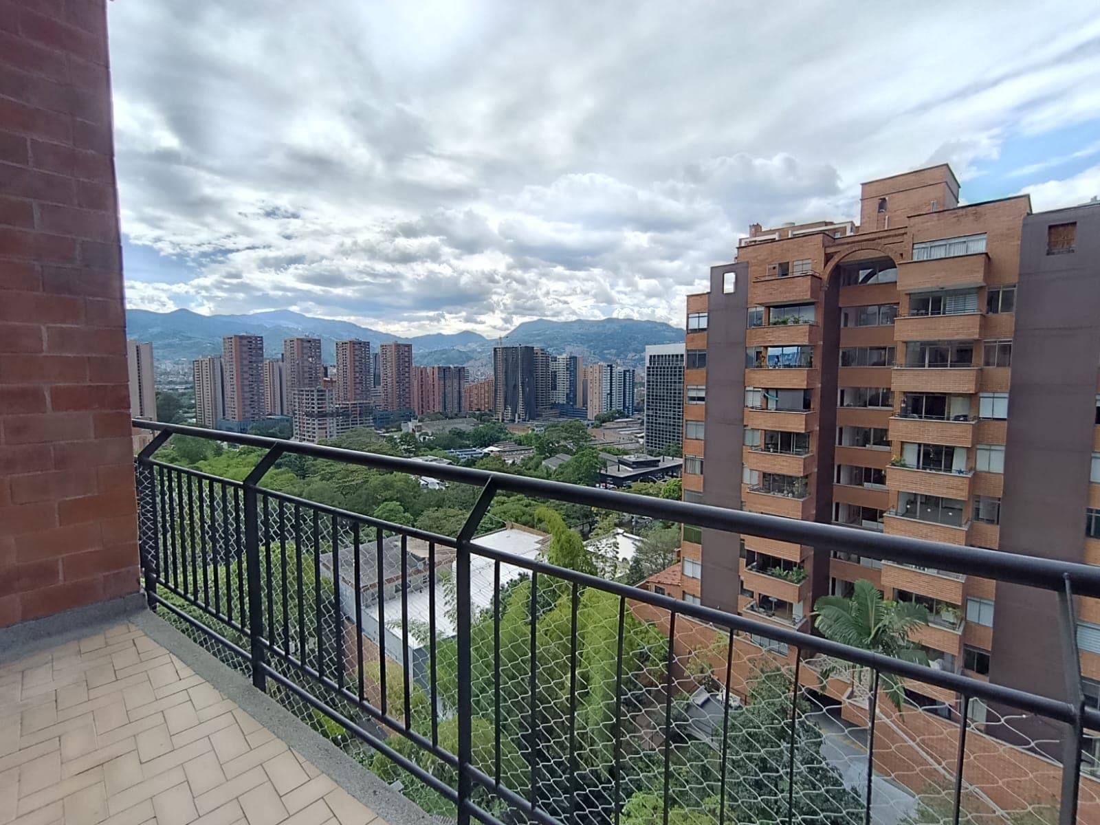 Apartamento en arriendo en Castropol, El Poblado, Medellín — foto 3 de 20