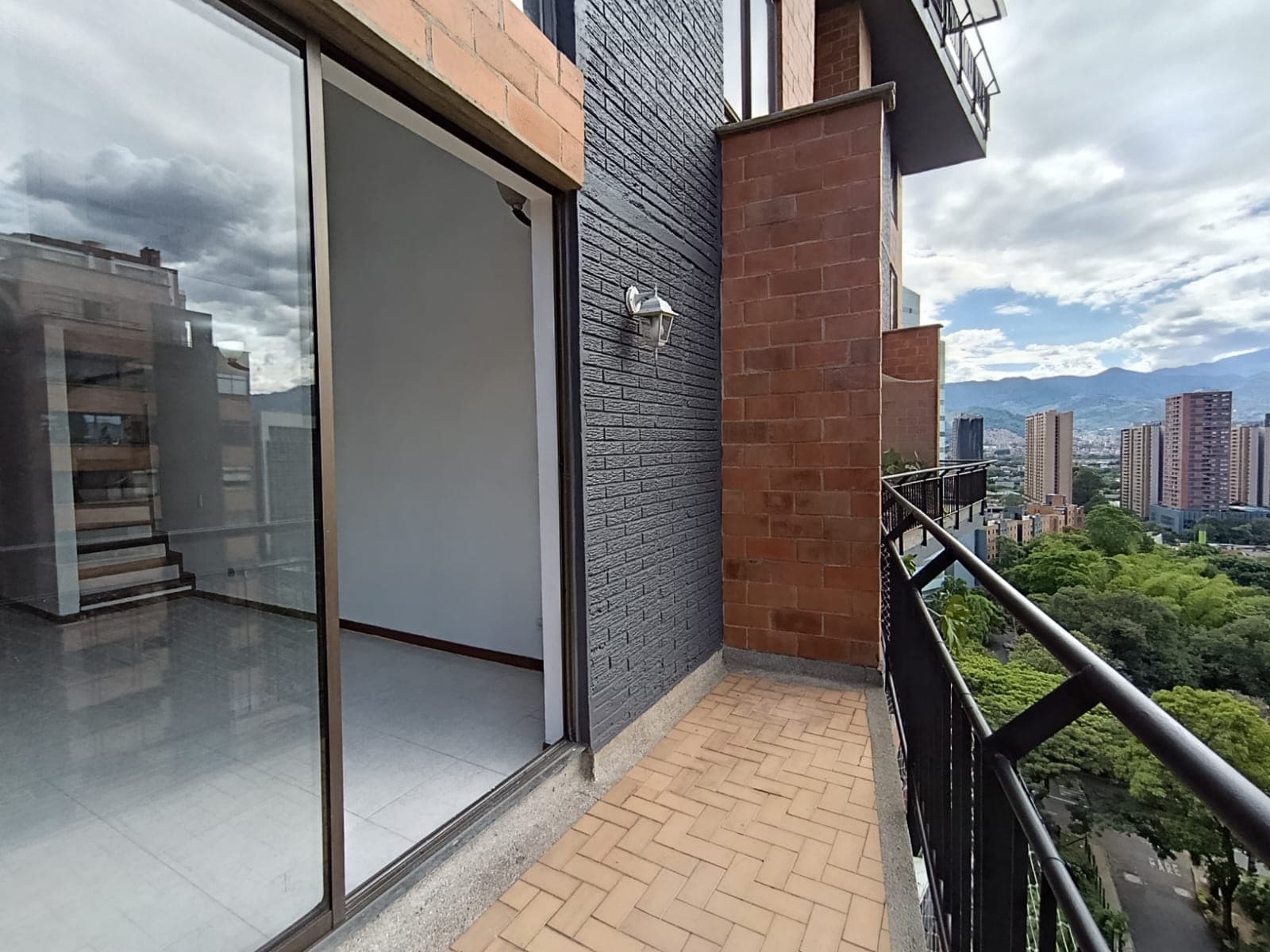 Apartamento en arriendo en Castropol, El Poblado, Medellín — foto 4 de 20