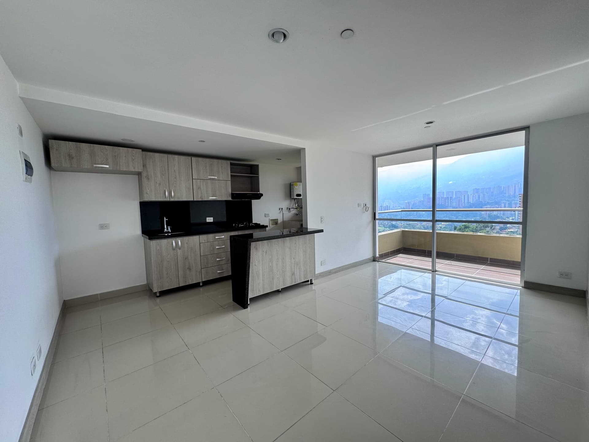 Apartamento en arriendo en Las Antillas, Envigado — foto 1 de 16