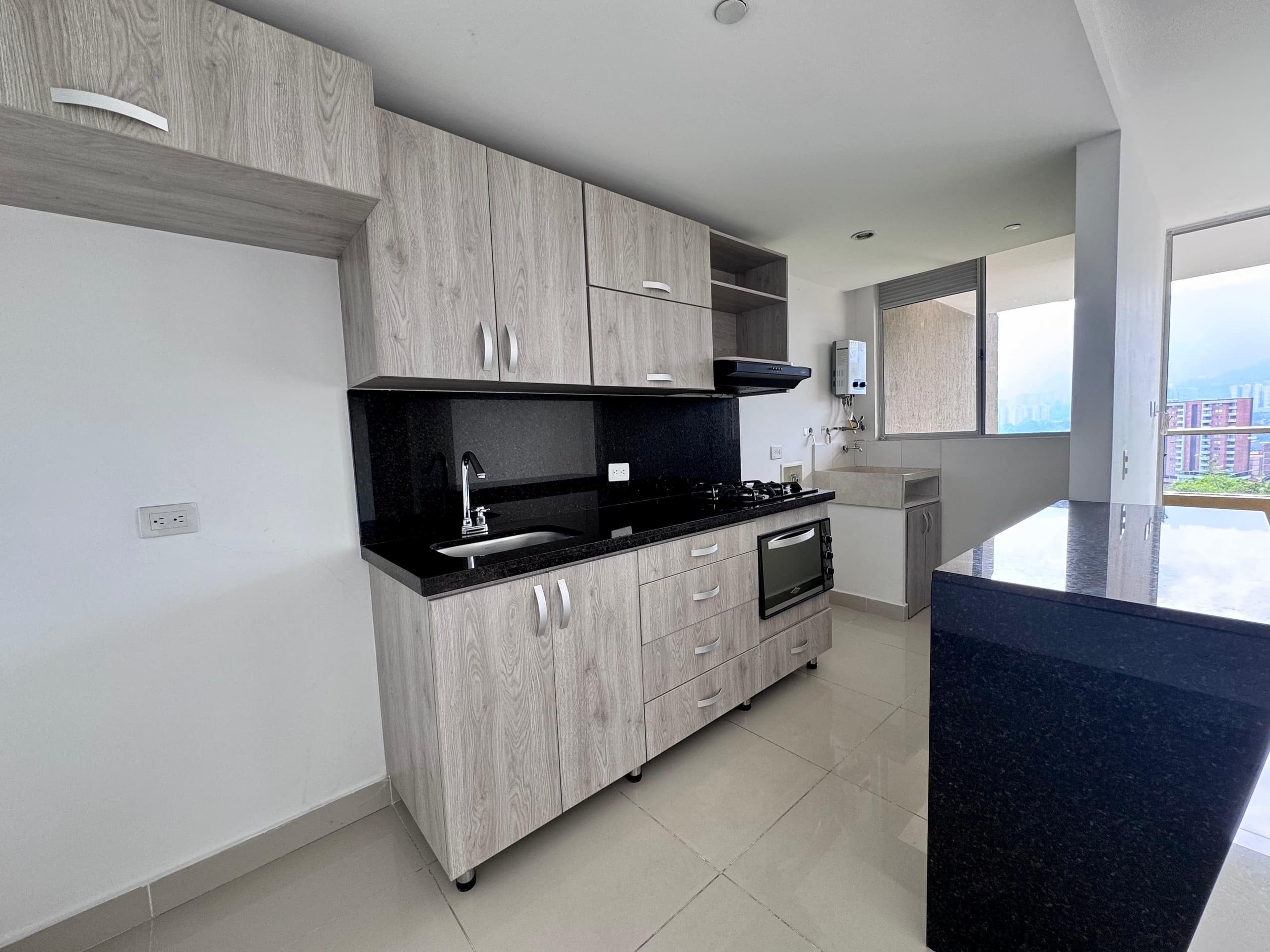 Apartamento en arriendo en Las Antillas, Envigado — foto 3 de 16